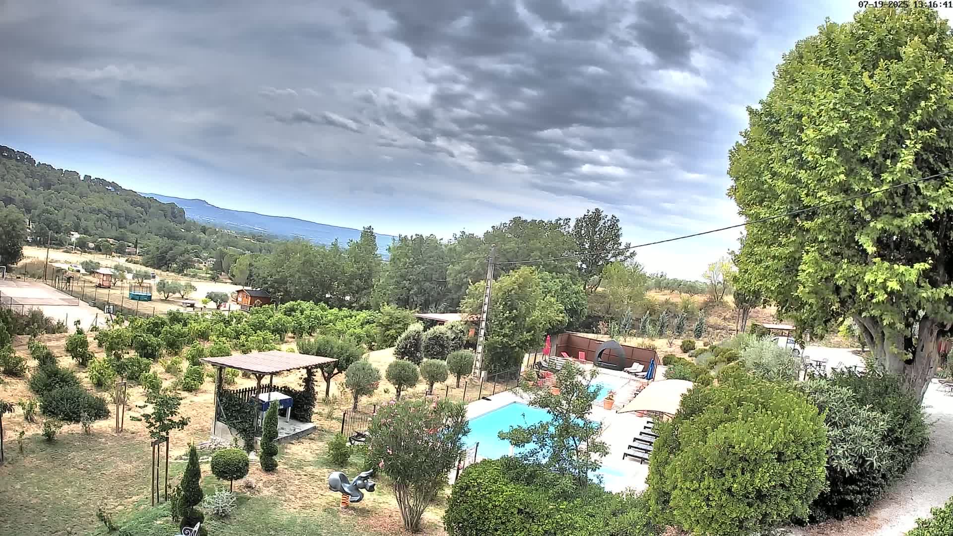 Villelaure, L'Oustaou du Luberon Village Live Cam - Apt, Vaucluse, Provence-Alpes-Côte d’Azur, France