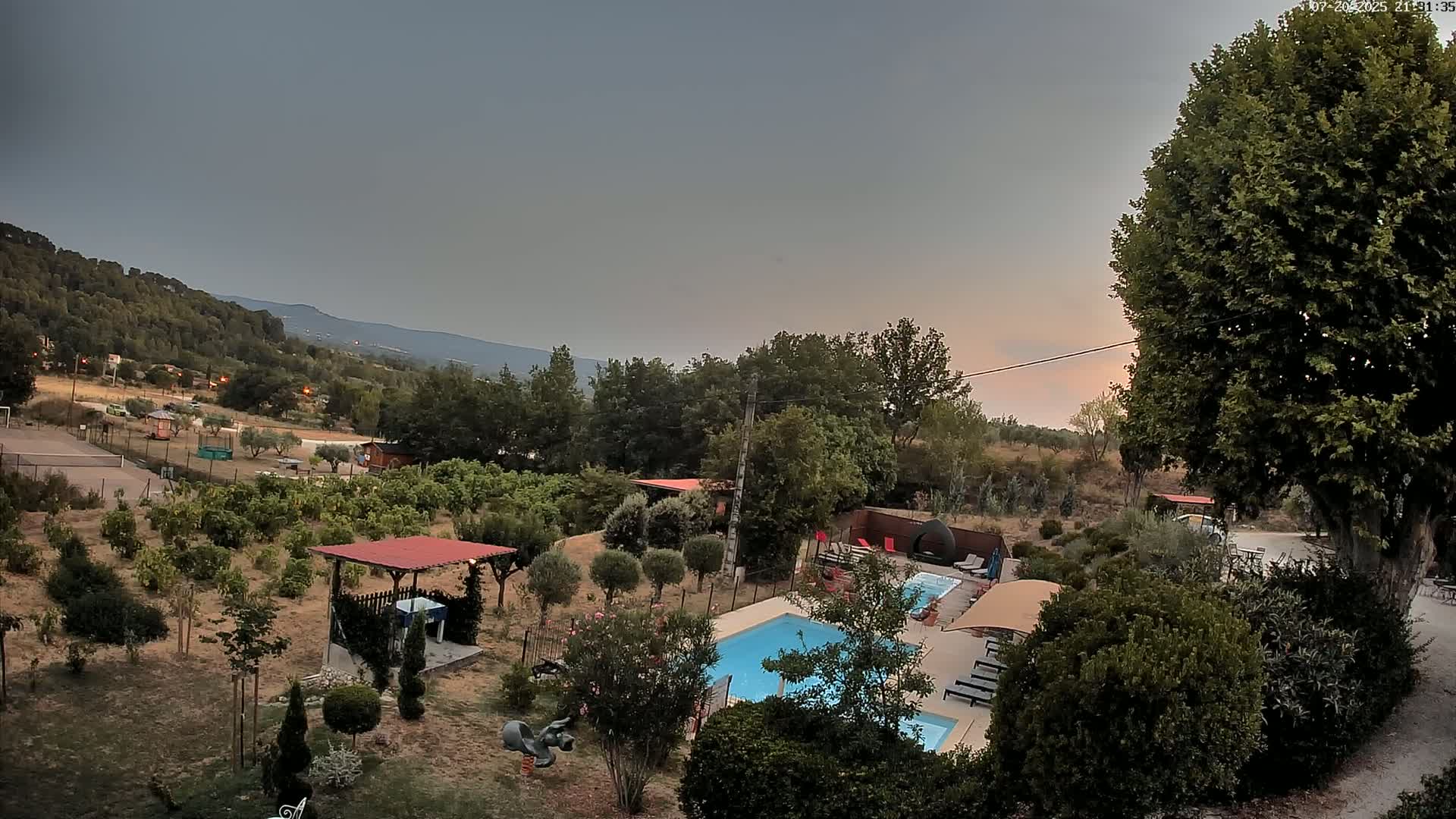 Villelaure, L'Oustaou du Luberon Village Live Cam - Apt, Vaucluse, Provence-Alpes-Côte d’Azur, France