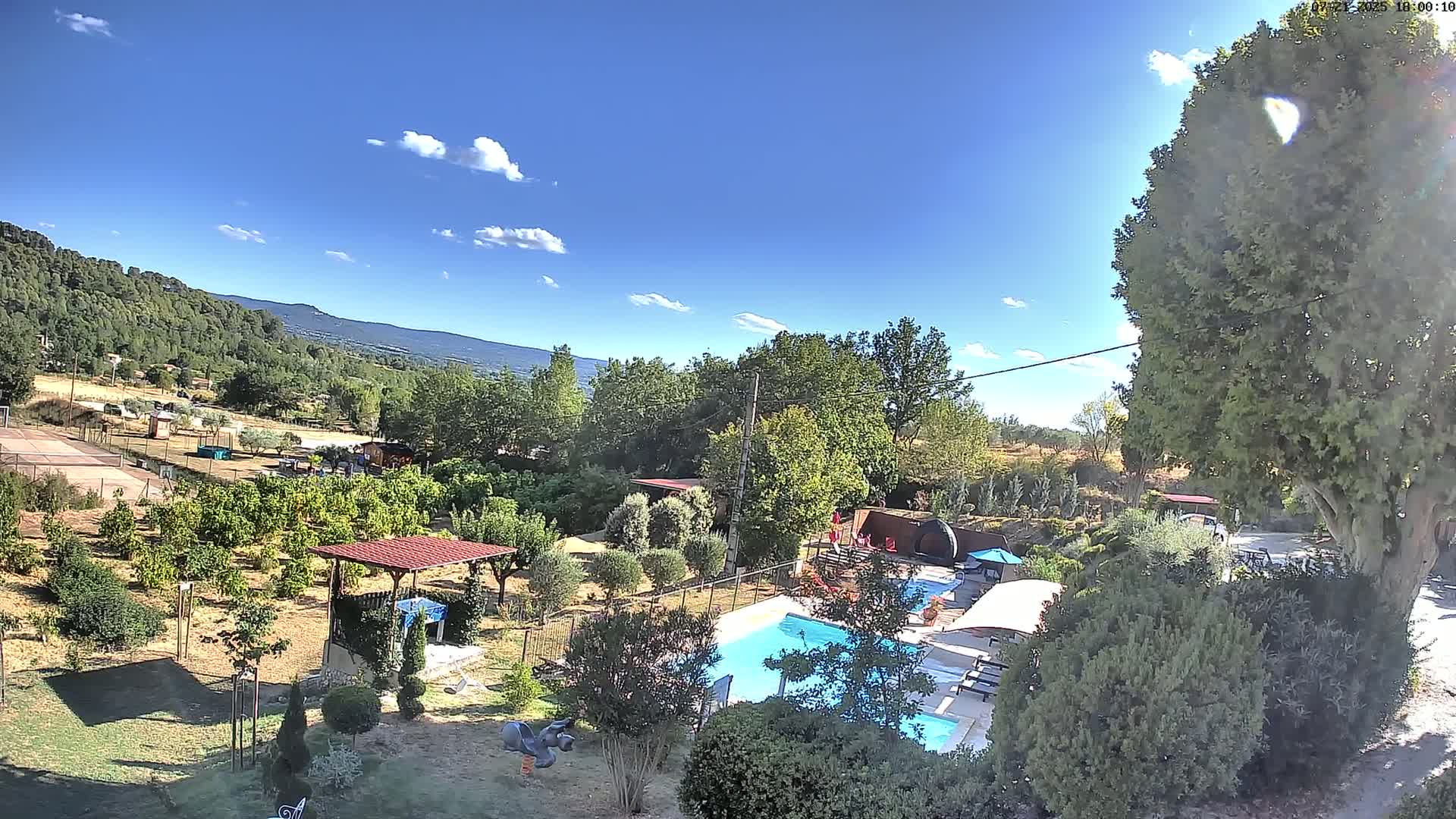 Villelaure, L'Oustaou du Luberon Village Live Cam - Apt, Vaucluse, Provence-Alpes-Côte d’Azur, France