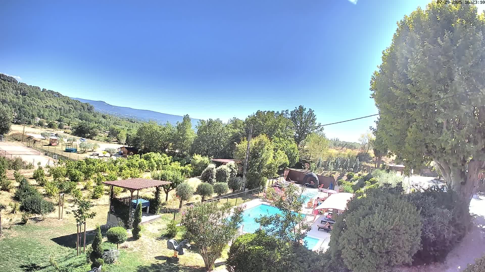 Villelaure, L'Oustaou du Luberon Village Live Cam - Apt, Vaucluse, Provence-Alpes-Côte d’Azur, France