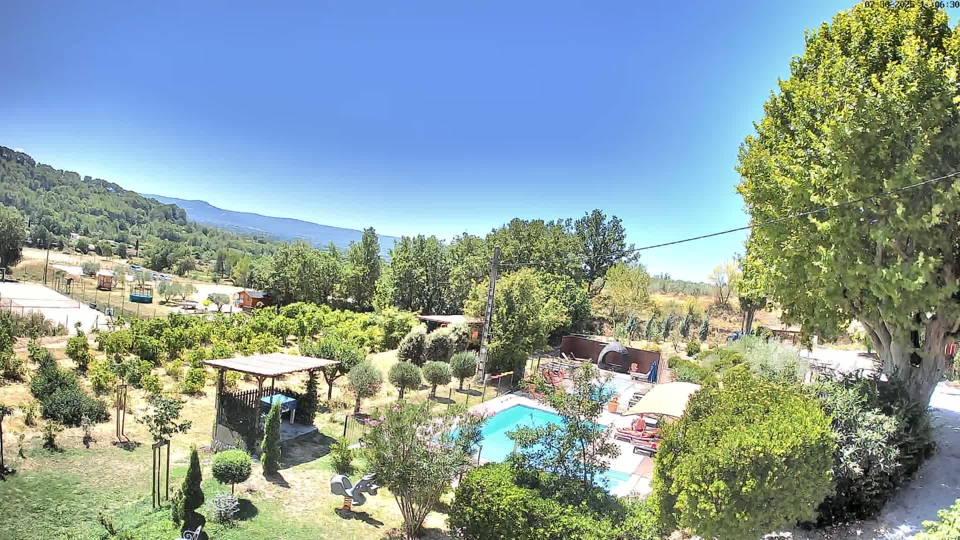 Villelaure, L'Oustaou du Luberon Village Live Cam - Apt, Vaucluse, Provence-Alpes-Côte d’Azur, France
