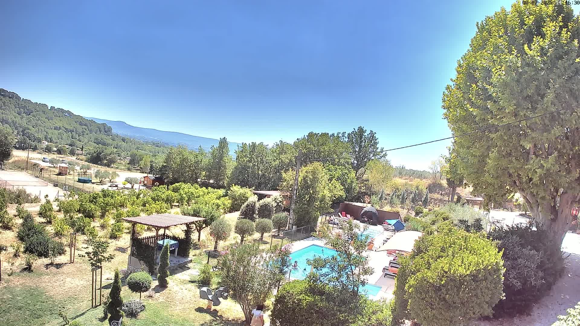 Villelaure, L'Oustaou du Luberon Village Live Cam - Apt, Vaucluse, Provence-Alpes-Côte d’Azur, France