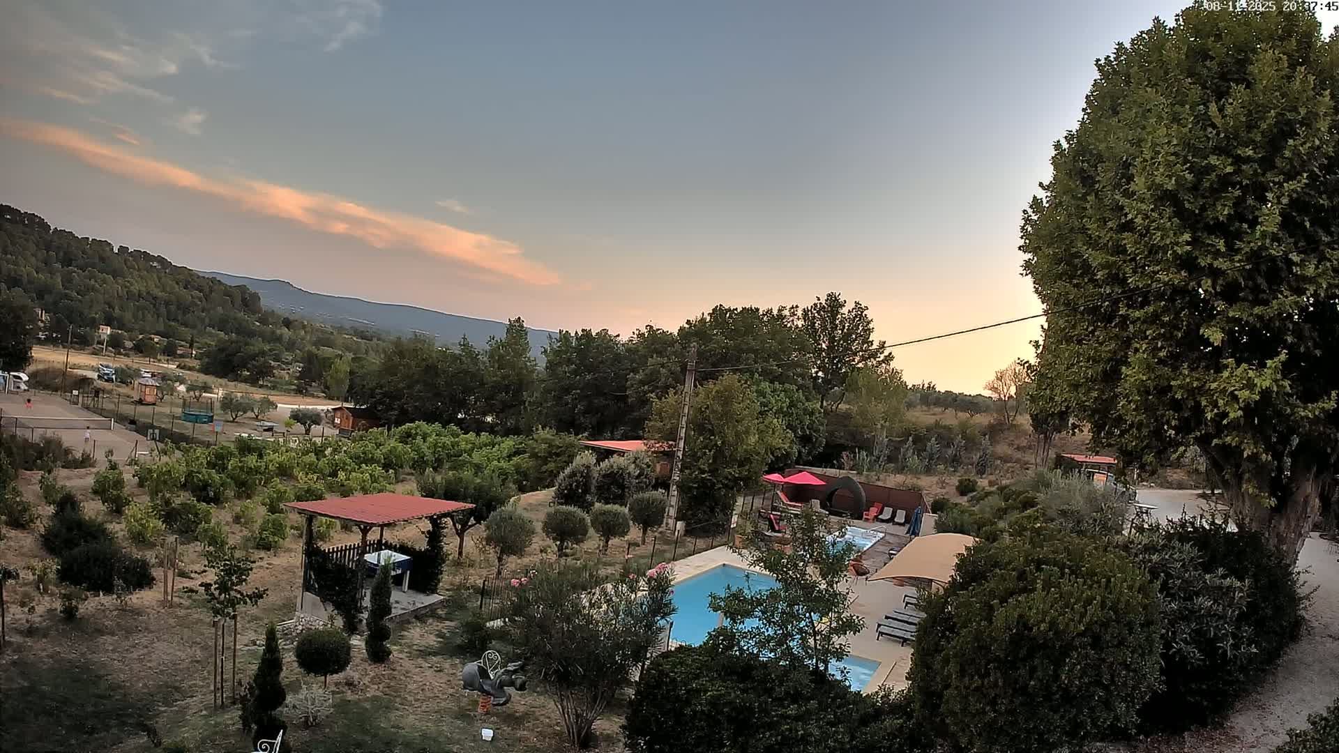 Villelaure, L'Oustaou du Luberon Village Live Cam - Apt, Vaucluse, Provence-Alpes-Côte d’Azur, France