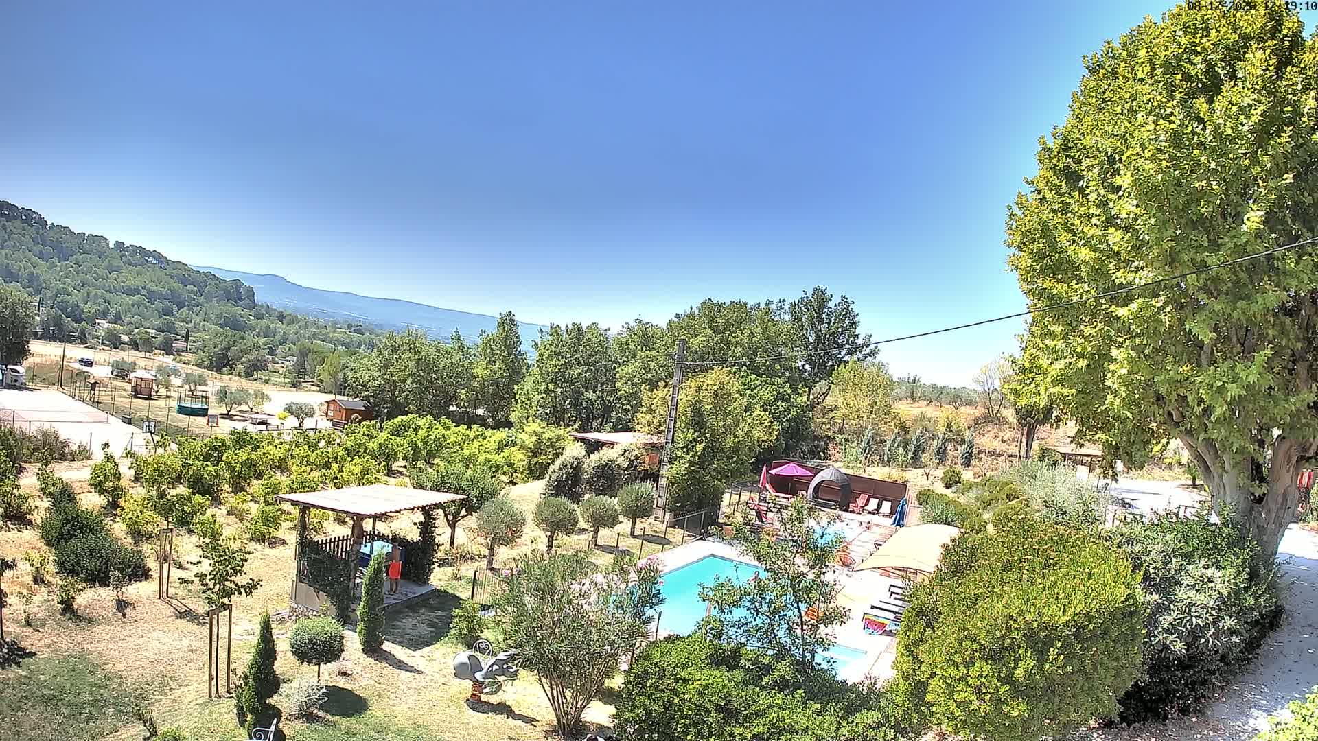 Villelaure, L'Oustaou du Luberon Village Live Cam - Apt, Vaucluse, Provence-Alpes-Côte d’Azur, France