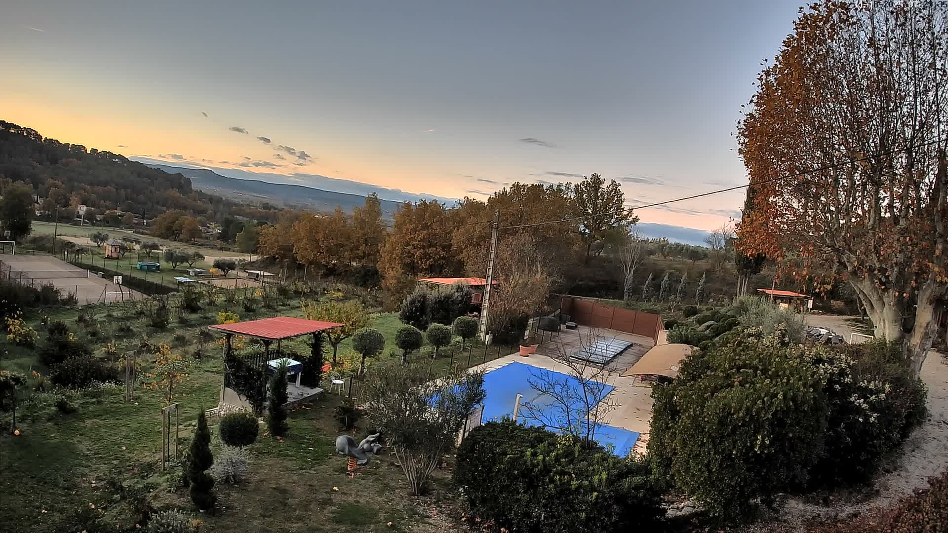 Villelaure, L'Oustaou du Luberon Village Live Cam - Apt, Vaucluse, Provence-Alpes-Côte d’Azur, France