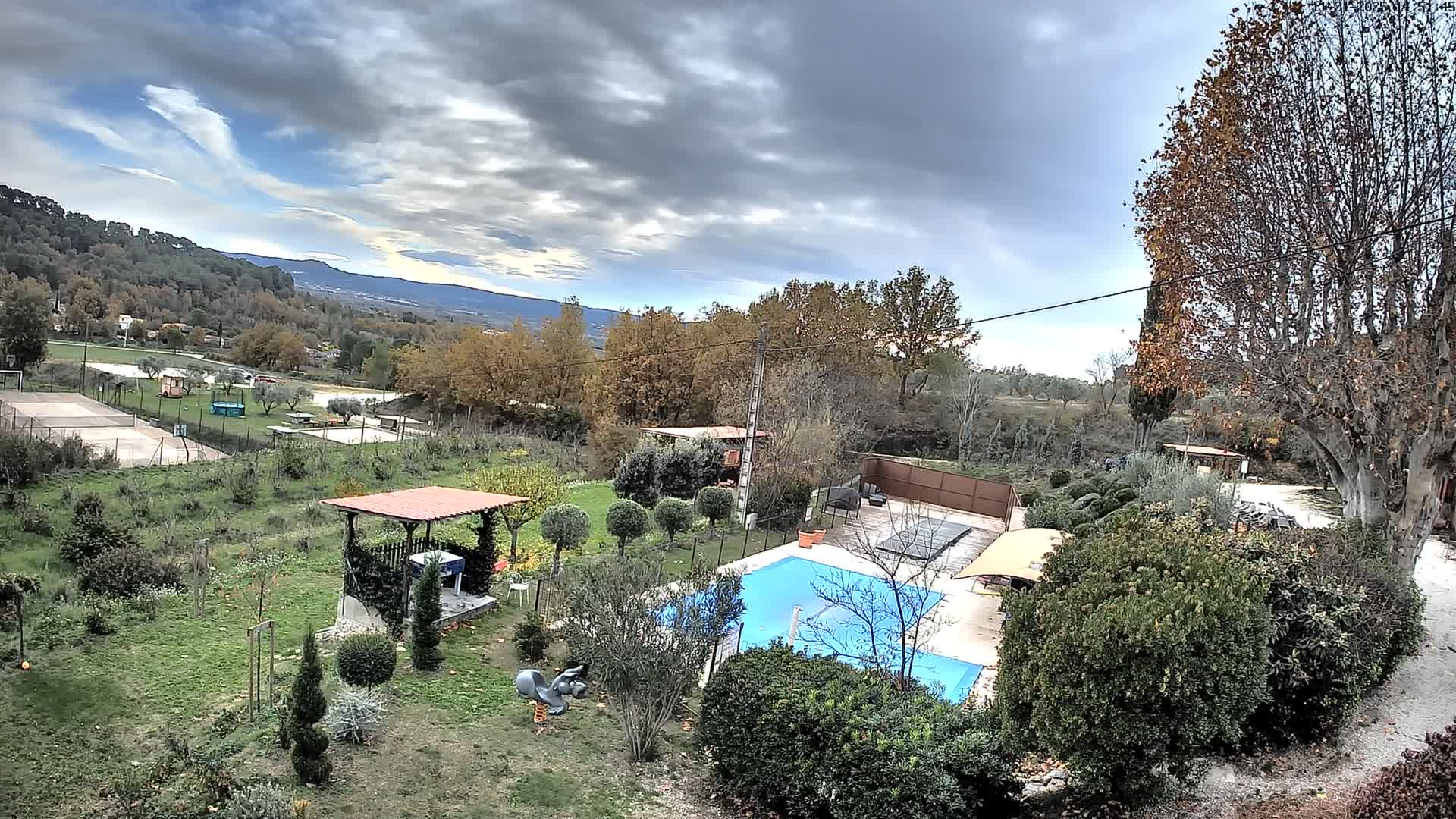 Villelaure, L'Oustaou du Luberon Village Live Cam - Apt, Vaucluse, Provence-Alpes-Côte d’Azur, France