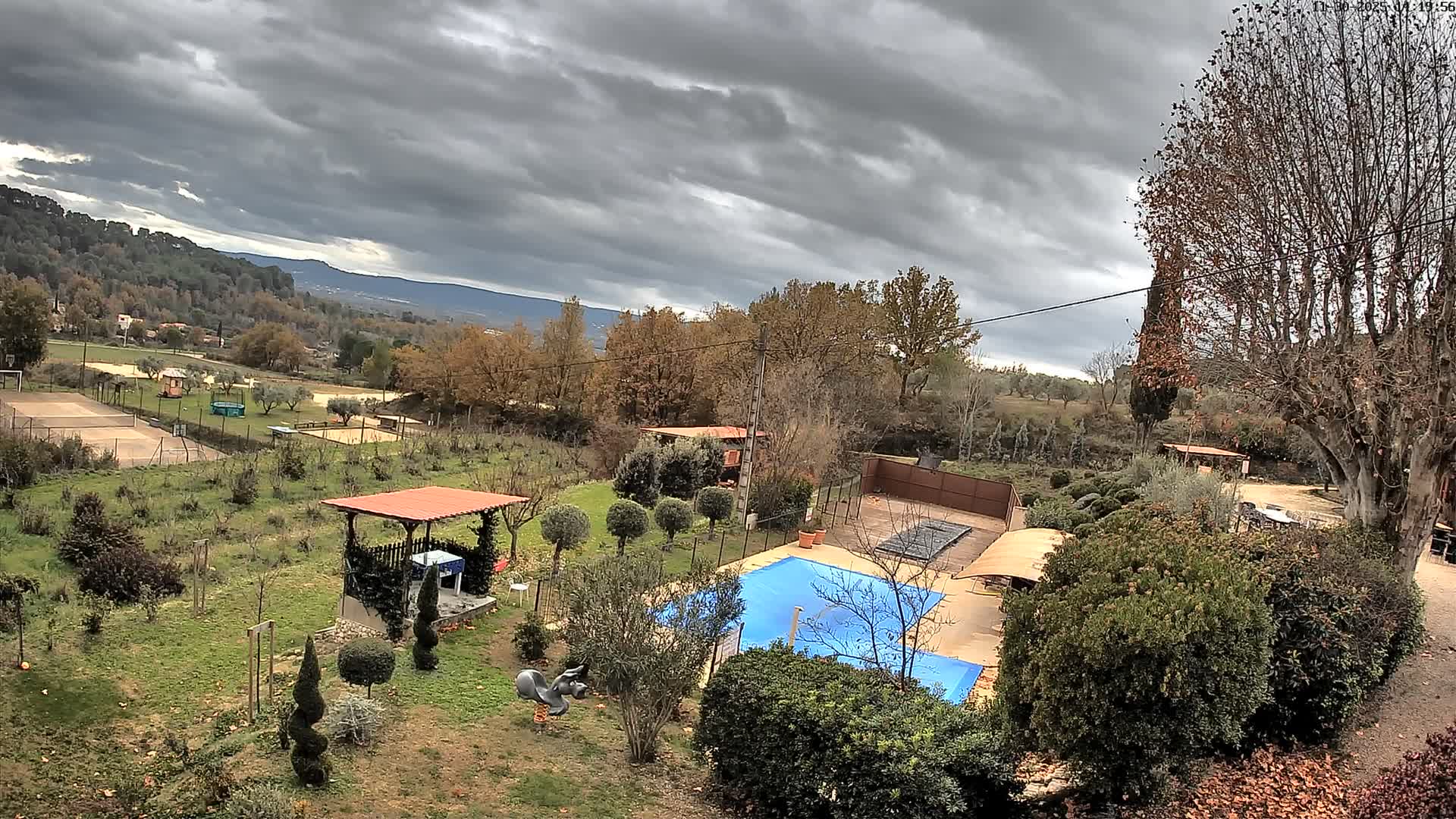 Villelaure, L'Oustaou du Luberon Village Live Cam - Apt, Vaucluse, Provence-Alpes-Côte d’Azur, France