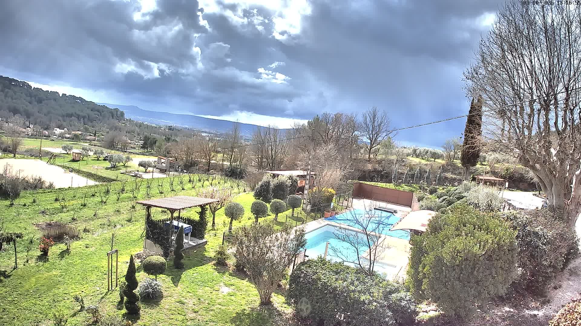 Villelaure, L'Oustaou du Luberon Village Live Cam - Apt, Vaucluse, Provence-Alpes-Côte d’Azur, France