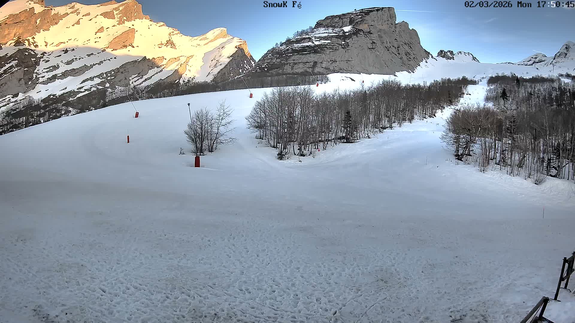 Gourette,  Pyrenees View from Snow K Fé Live Cam - Eaux-Bonnes,  Pyrenees-Atlantiques, Nouvelle-Aquitaine, France