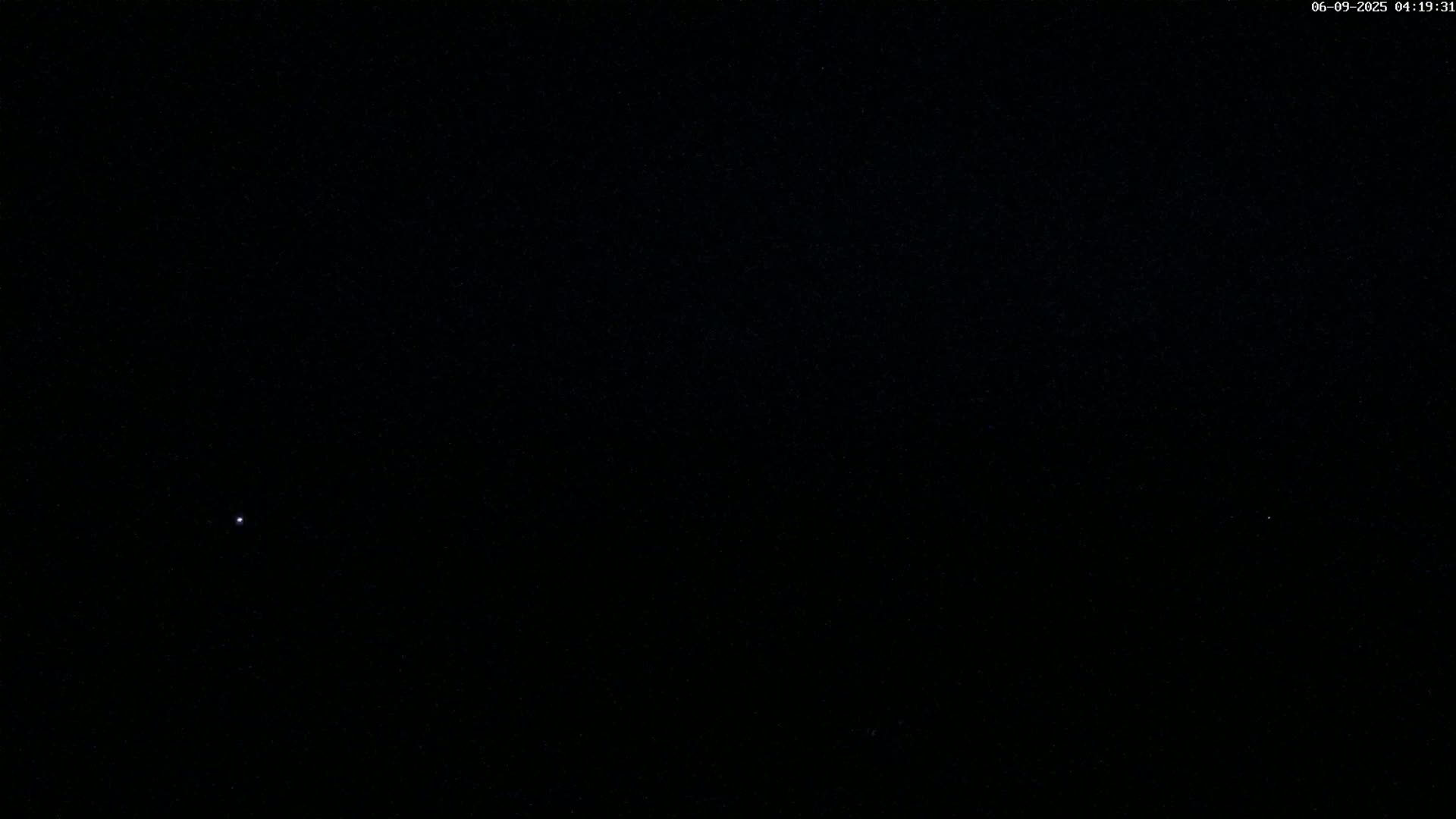 Trégastel, Plage du Coz - Pors Beach Live Cam - Lannion, Côtes-d'Armor, Bretagne, France