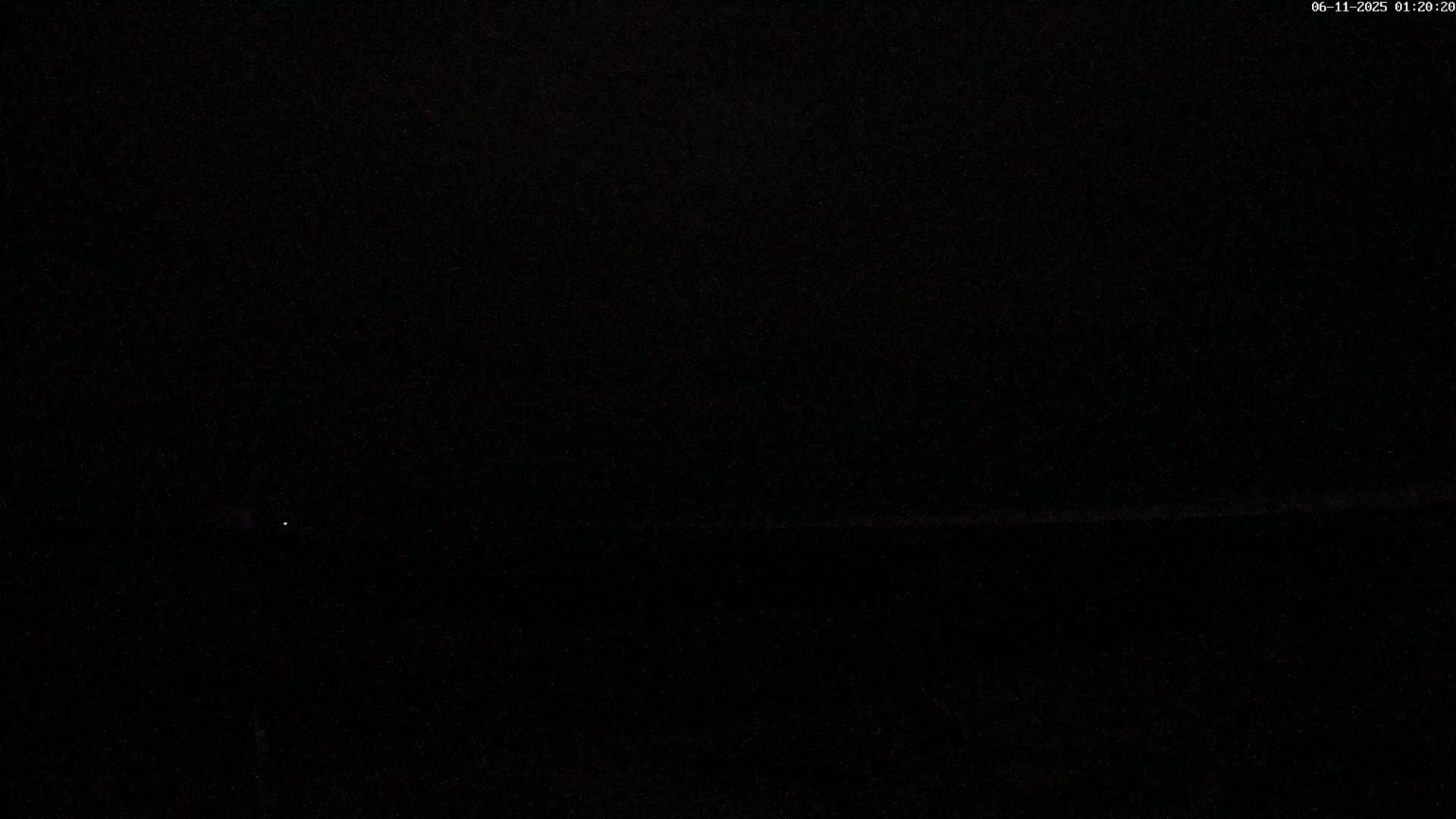 Trégastel, Plage du Coz - Pors Beach Live Cam - Lannion, Côtes-d'Armor, Bretagne, France