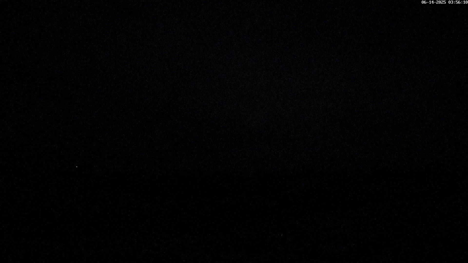 Trégastel, Plage du Coz - Pors Beach Live Cam - Lannion, Côtes-d'Armor, Bretagne, France