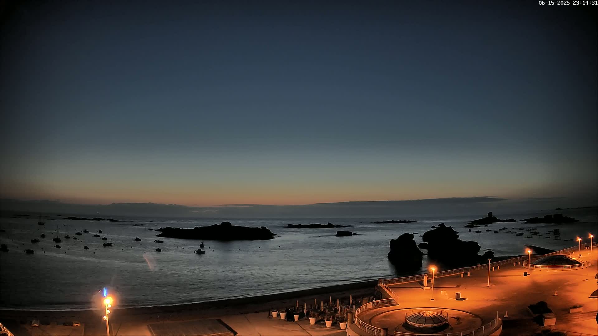 Trégastel, Plage du Coz - Pors Beach Live Cam - Lannion, Côtes-d'Armor, Bretagne, France