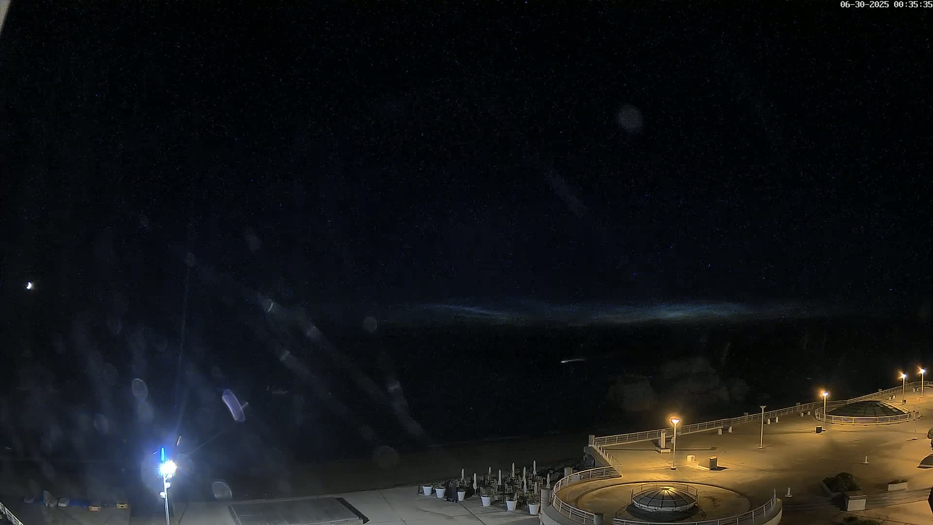 Trégastel, Plage du Coz - Pors Beach Live Cam - Lannion, Côtes-d'Armor, Bretagne, France