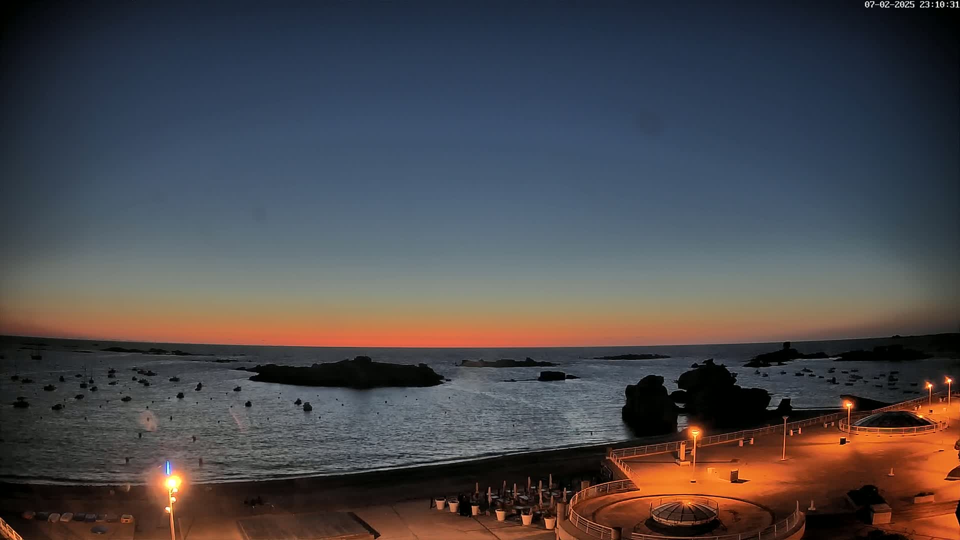 Trégastel, Plage du Coz - Pors Beach Live Cam - Lannion, Côtes-d'Armor, Bretagne, France