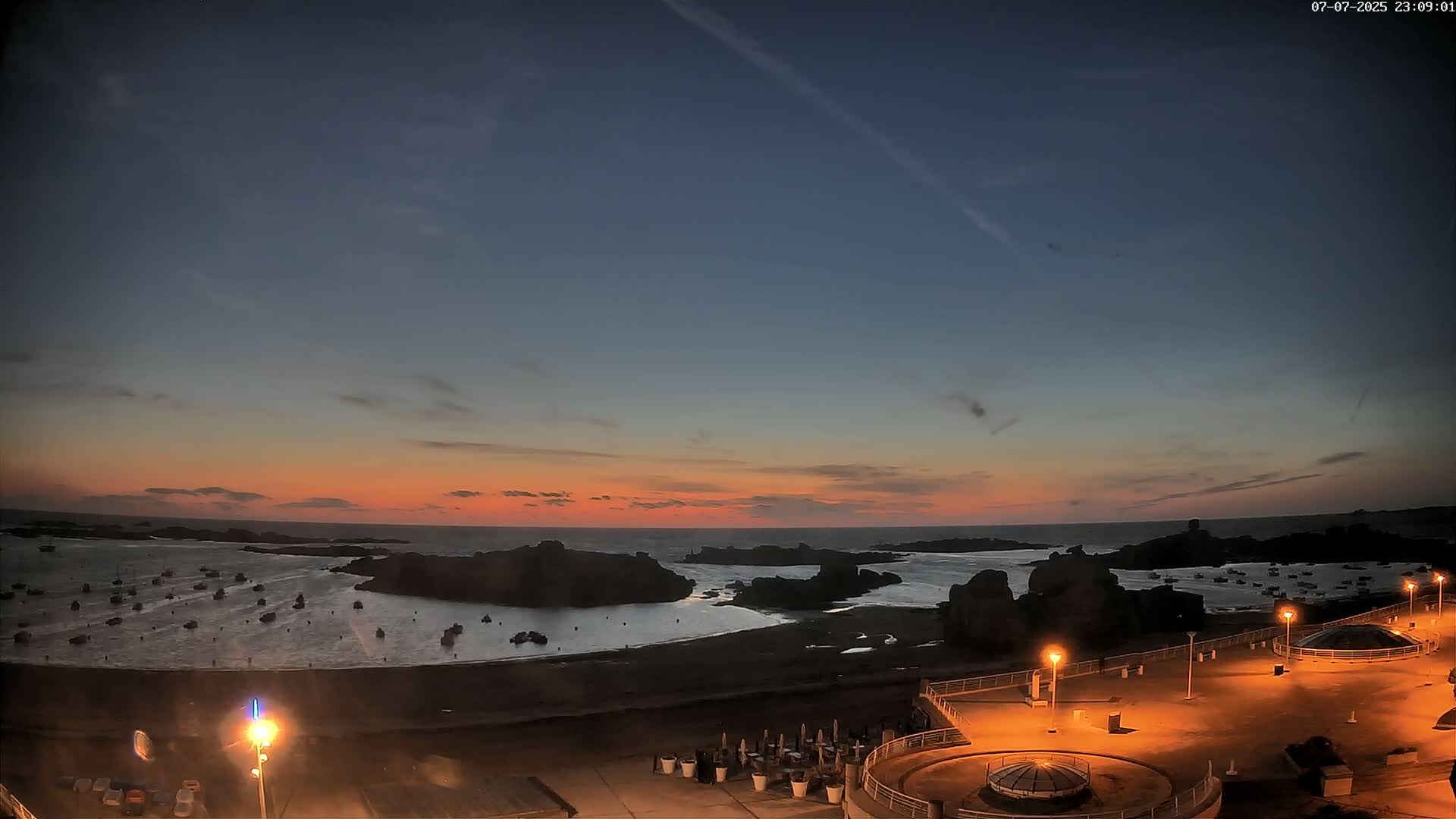 Trégastel, Plage du Coz - Pors Beach Live Cam - Lannion, Côtes-d'Armor, Bretagne, France