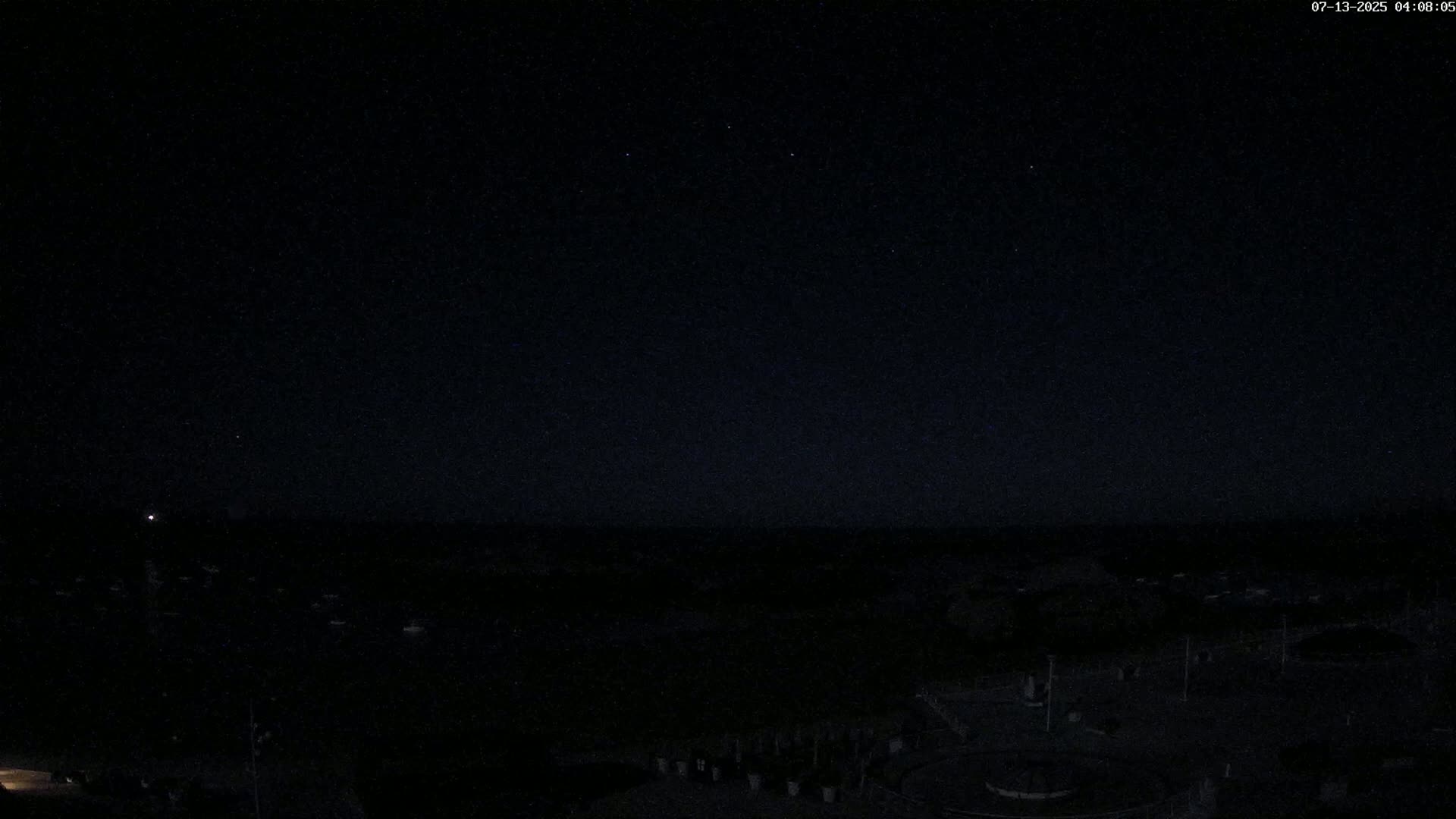Trégastel, Plage du Coz - Pors Beach Live Cam - Lannion, Côtes-d'Armor, Bretagne, France