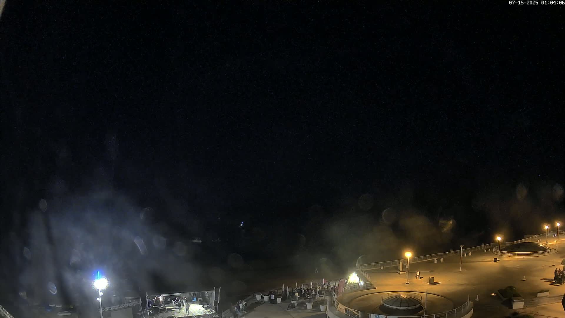 Trégastel, Plage du Coz - Pors Beach Live Cam - Lannion, Côtes-d'Armor, Bretagne, France