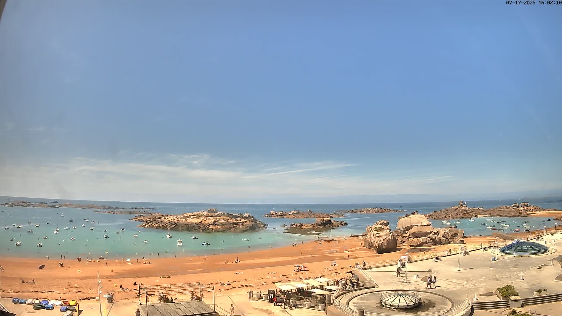 Trégastel, Plage du Coz - Pors Beach Live Cam - Lannion, Côtes-d'Armor, Bretagne, France
