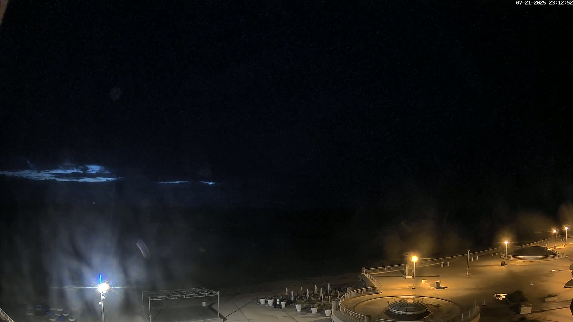 Trégastel, Plage du Coz - Pors Beach Live Cam - Lannion, Côtes-d'Armor, Bretagne, France