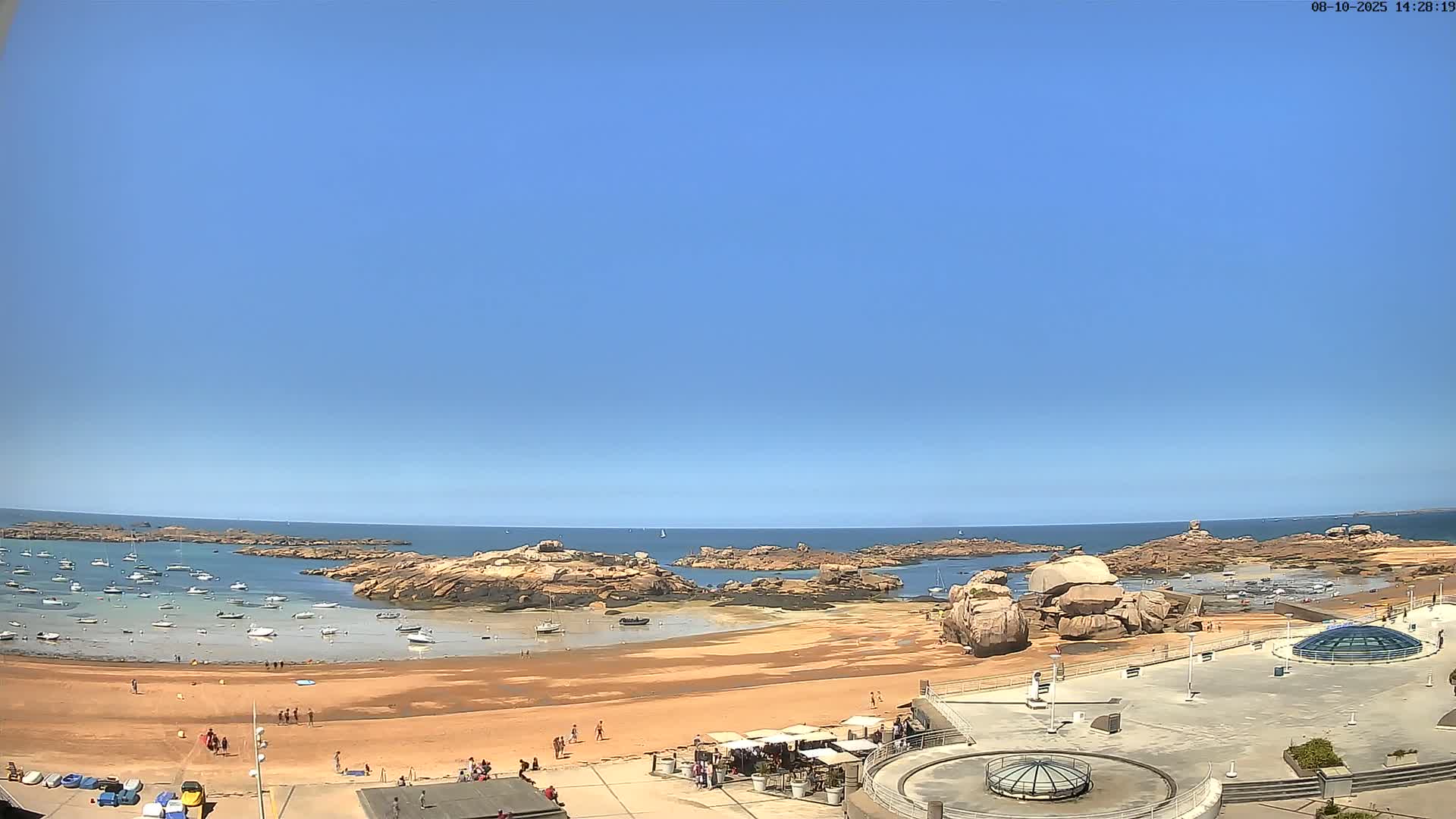 Trégastel, Plage du Coz - Pors Beach Live Cam - Lannion, Côtes-d'Armor, Bretagne, France