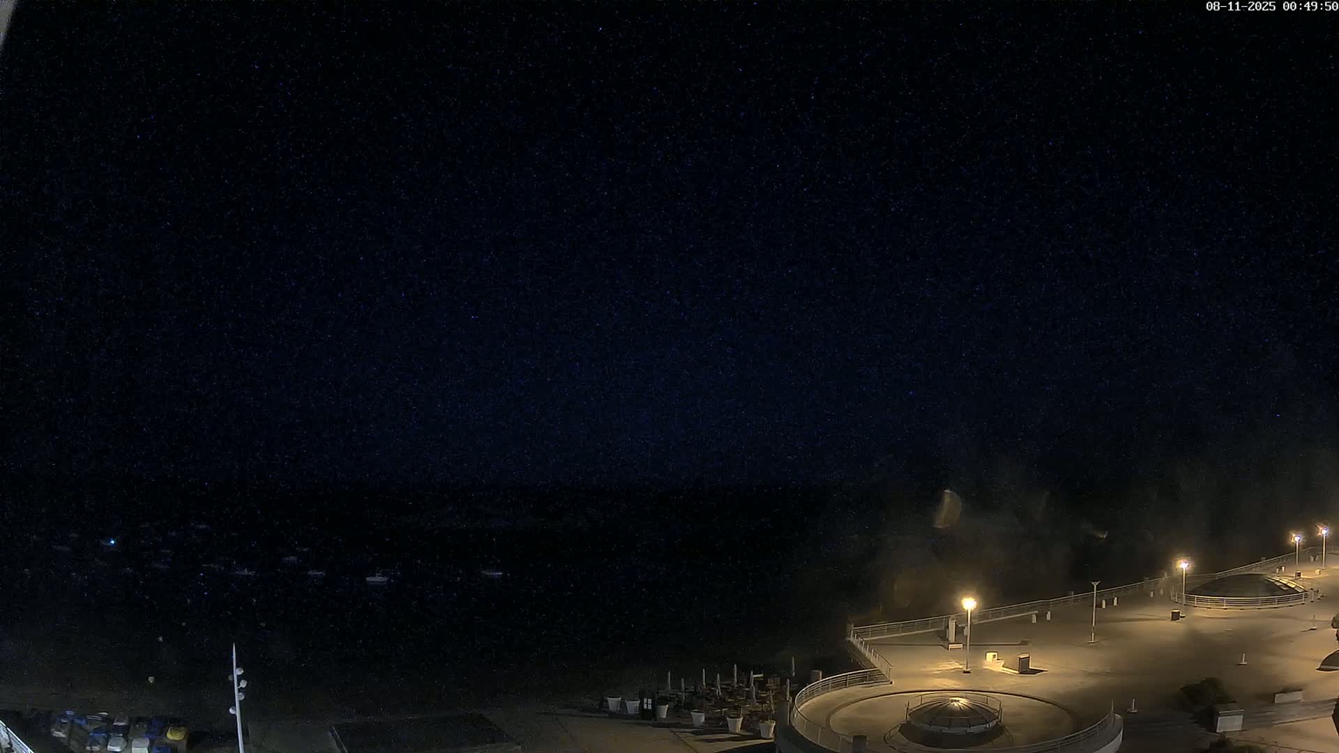 Trégastel, Plage du Coz - Pors Beach Live Cam - Lannion, Côtes-d'Armor, Bretagne, France
