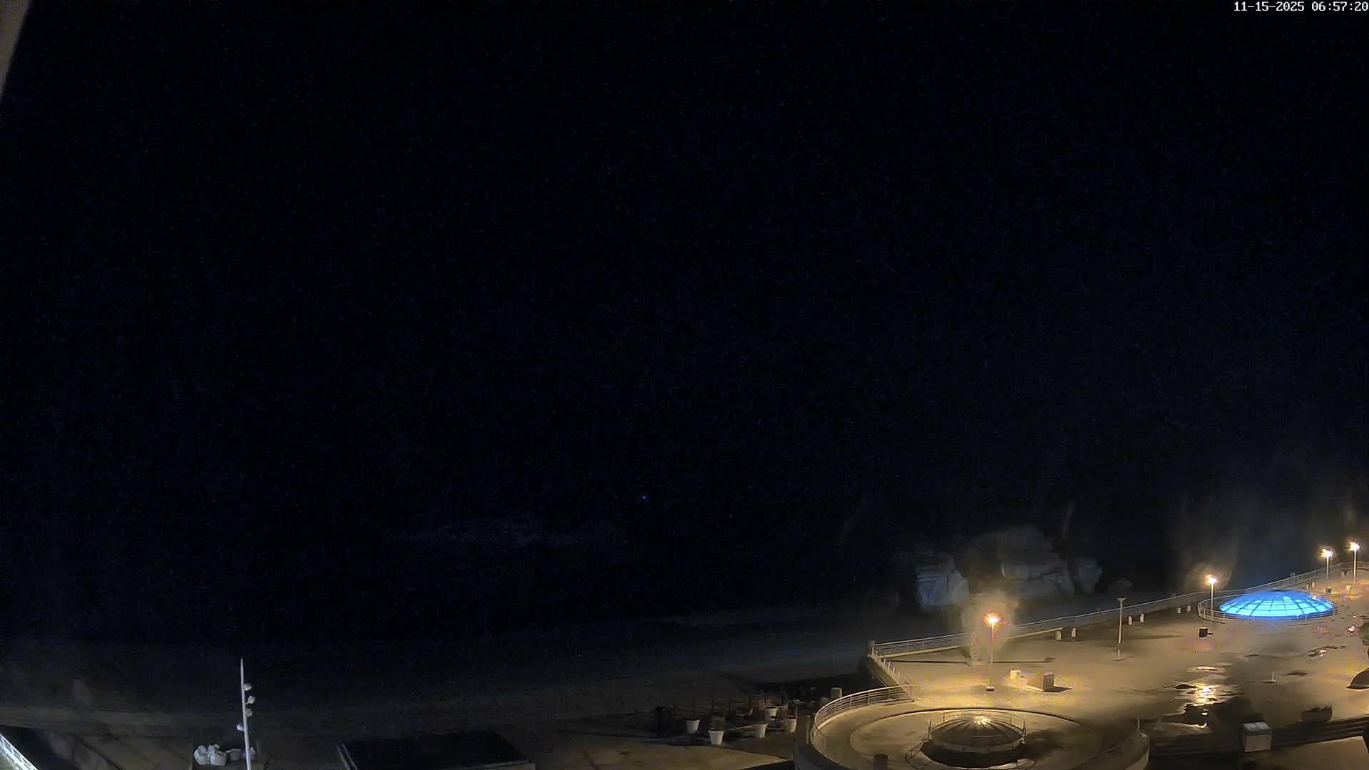 Trégastel, Plage du Coz - Pors Beach Live Cam - Lannion, Côtes-d'Armor, Bretagne, France