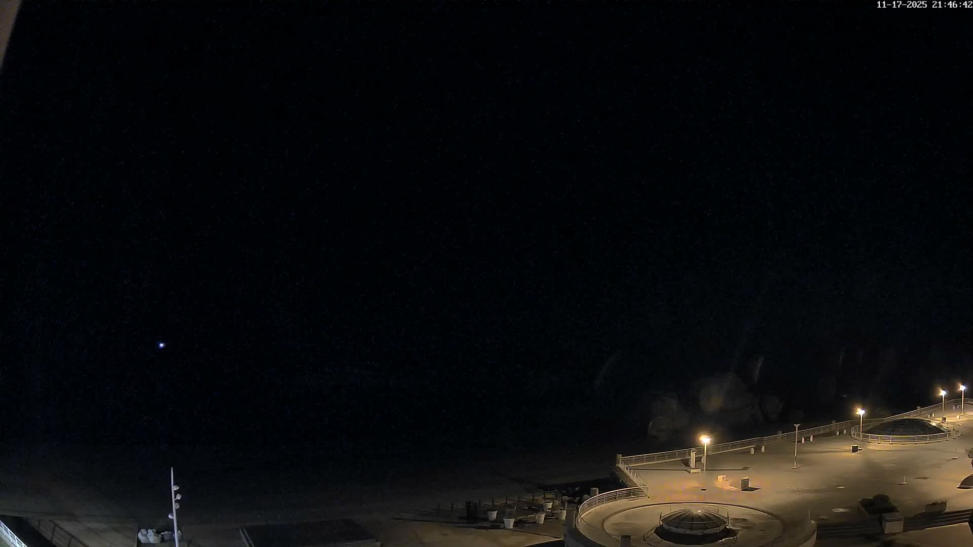 Trégastel, Plage du Coz - Pors Beach Live Cam - Lannion, Côtes-d'Armor, Bretagne, France