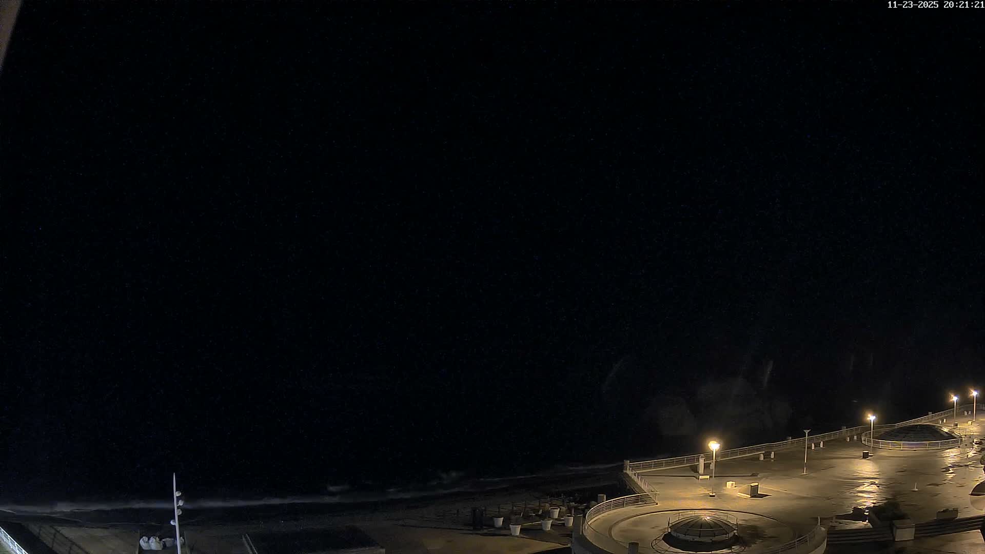 Trégastel, Plage du Coz - Pors Beach Live Cam - Lannion, Côtes-d'Armor, Bretagne, France
