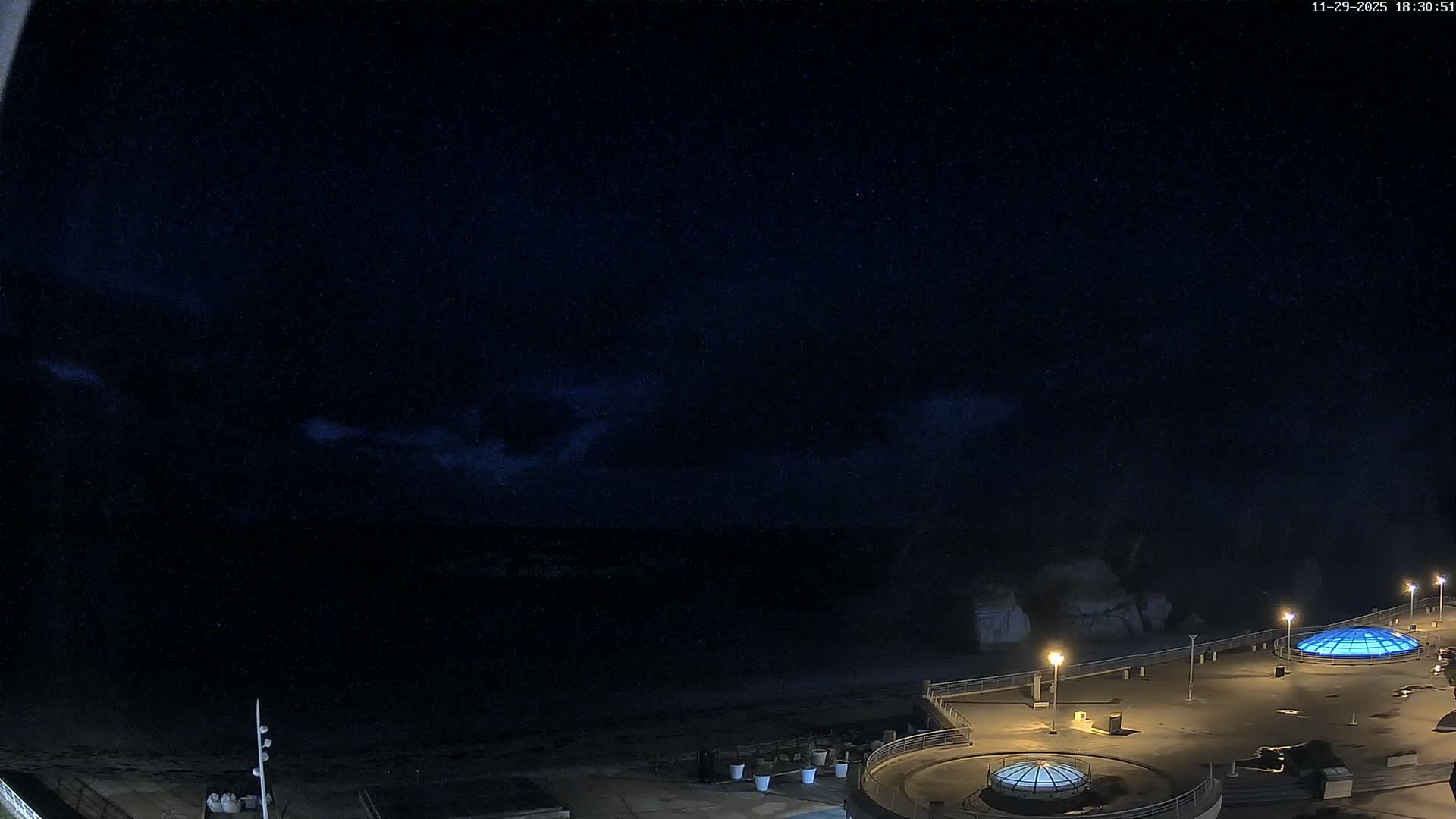 Trégastel, Plage du Coz - Pors Beach Live Cam - Lannion, Côtes-d'Armor, Bretagne, France