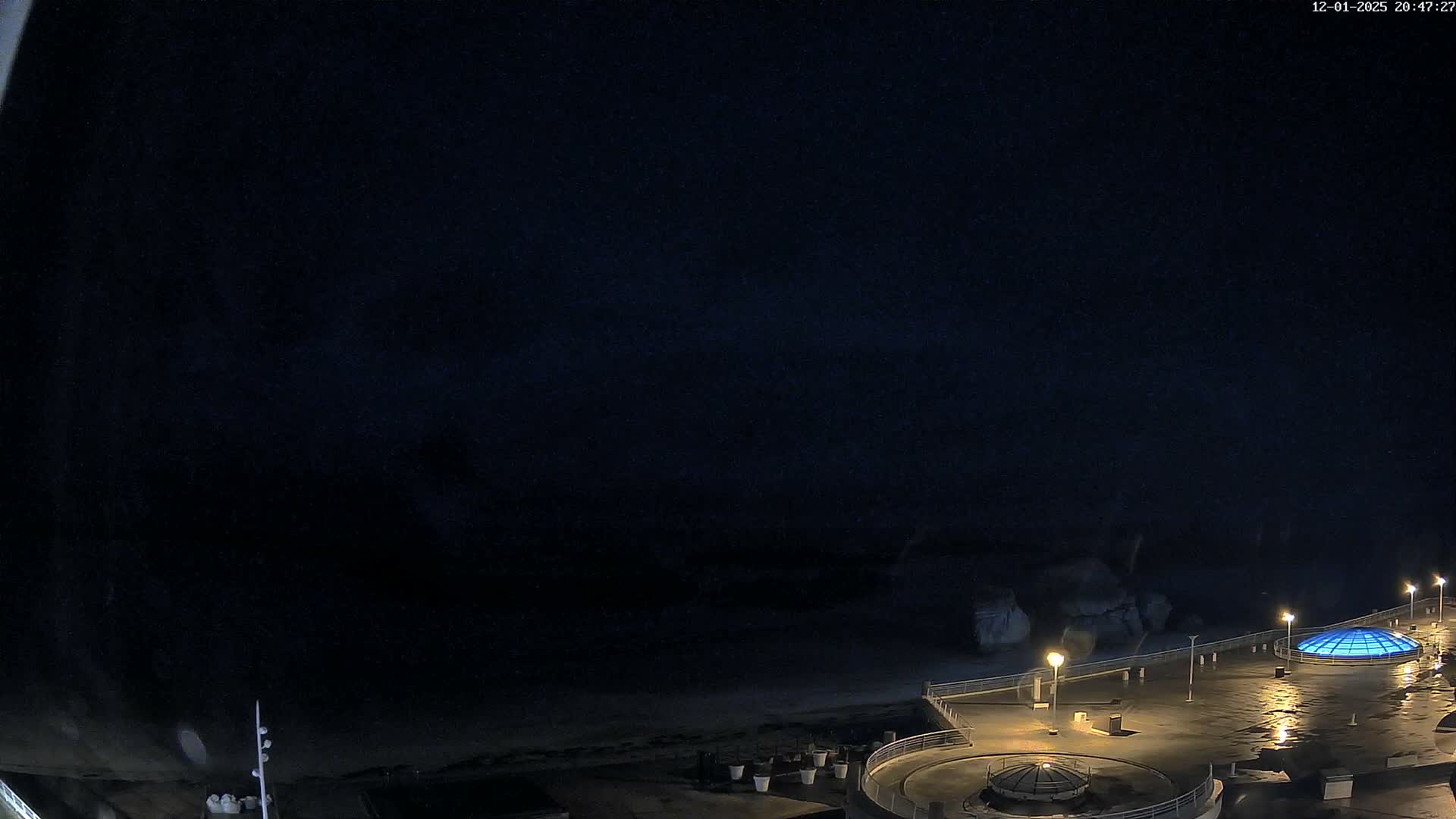 Trégastel, Plage du Coz - Pors Beach Live Cam - Lannion, Côtes-d'Armor, Bretagne, France