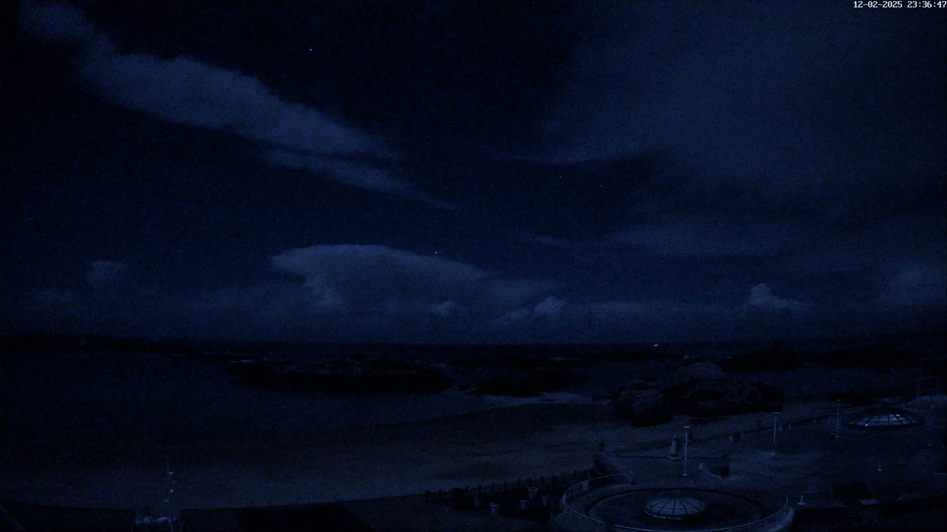 Trégastel, Plage du Coz - Pors Beach Live Cam - Lannion, Côtes-d'Armor, Bretagne, France
