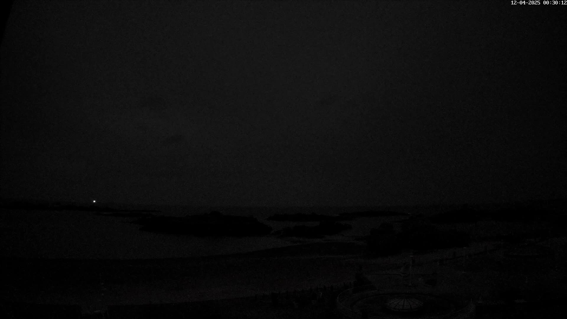 Trégastel, Plage du Coz - Pors Beach Live Cam - Lannion, Côtes-d'Armor, Bretagne, France