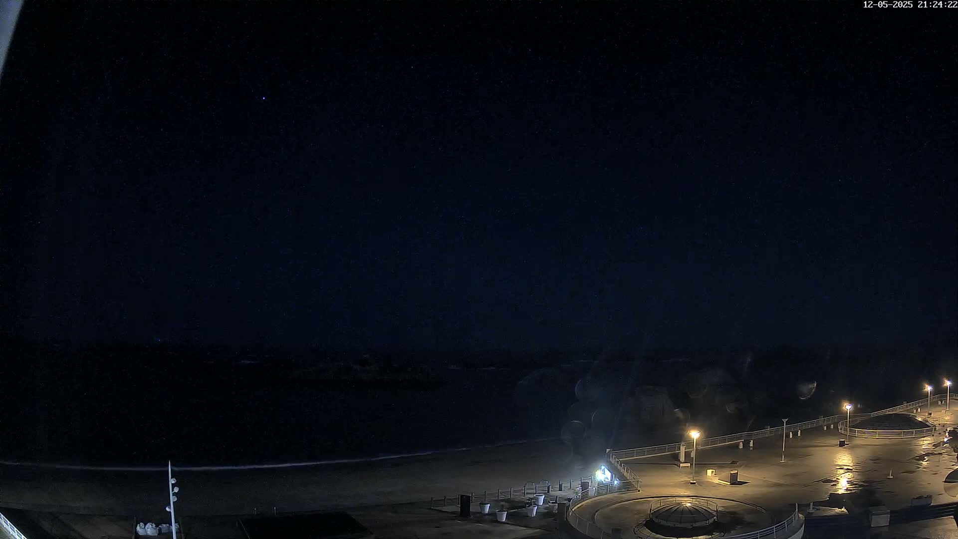 Trégastel, Plage du Coz - Pors Beach Live Cam - Lannion, Côtes-d'Armor, Bretagne, France