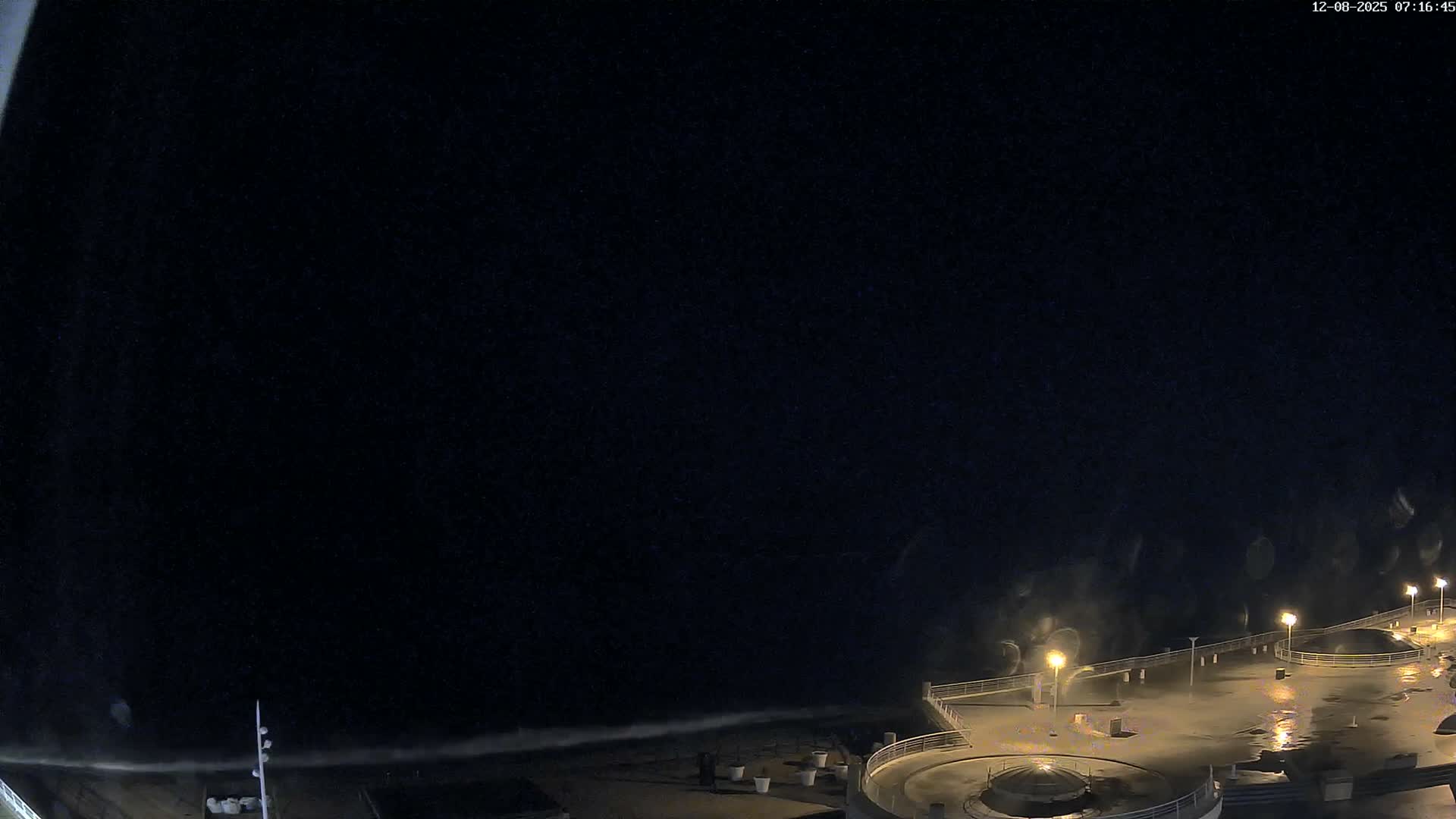 Trégastel, Plage du Coz - Pors Beach Live Cam - Lannion, Côtes-d'Armor, Bretagne, France