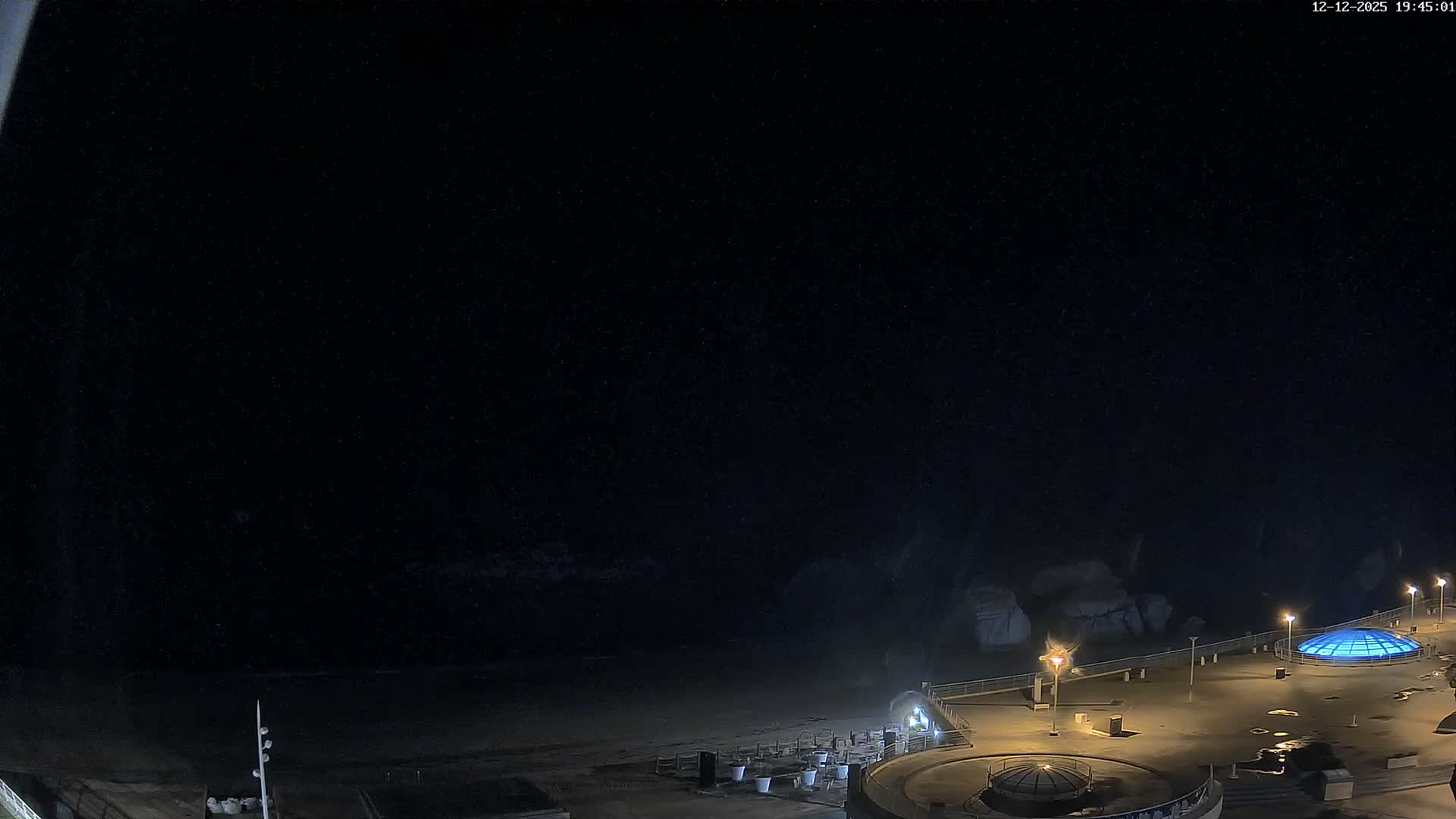 Trégastel, Plage du Coz - Pors Beach Live Cam - Lannion, Côtes-d'Armor, Bretagne, France