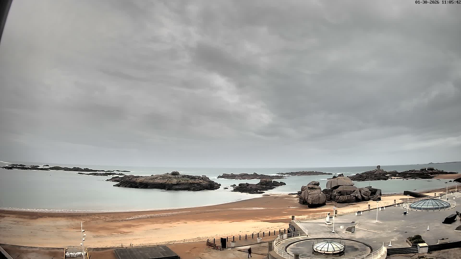Trégastel, Plage du Coz - Pors Beach Live Cam - Lannion, Côtes-d'Armor, Bretagne, France