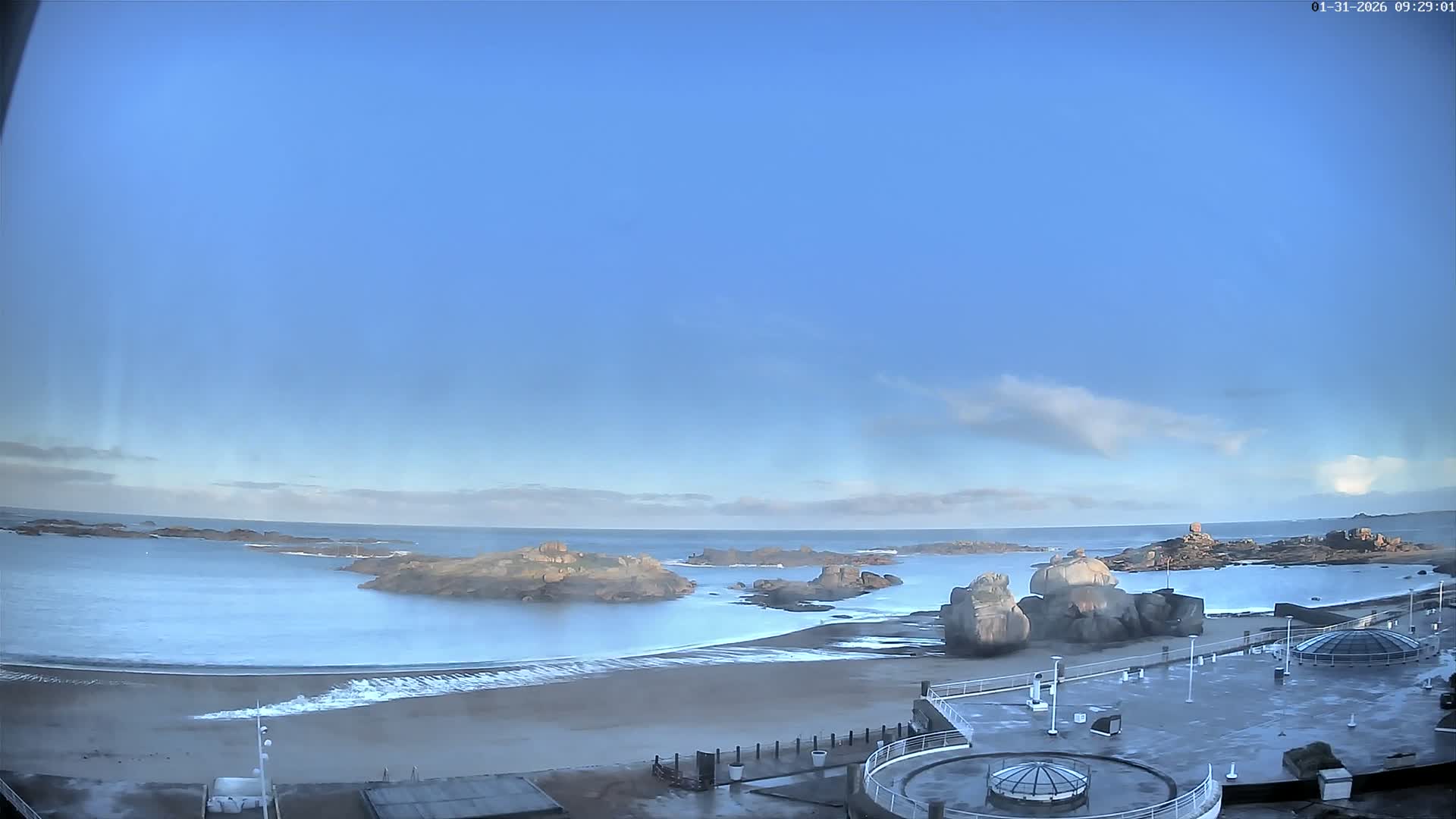 Trégastel, Plage du Coz - Pors Beach Live Cam - Lannion, Côtes-d'Armor, Bretagne, France