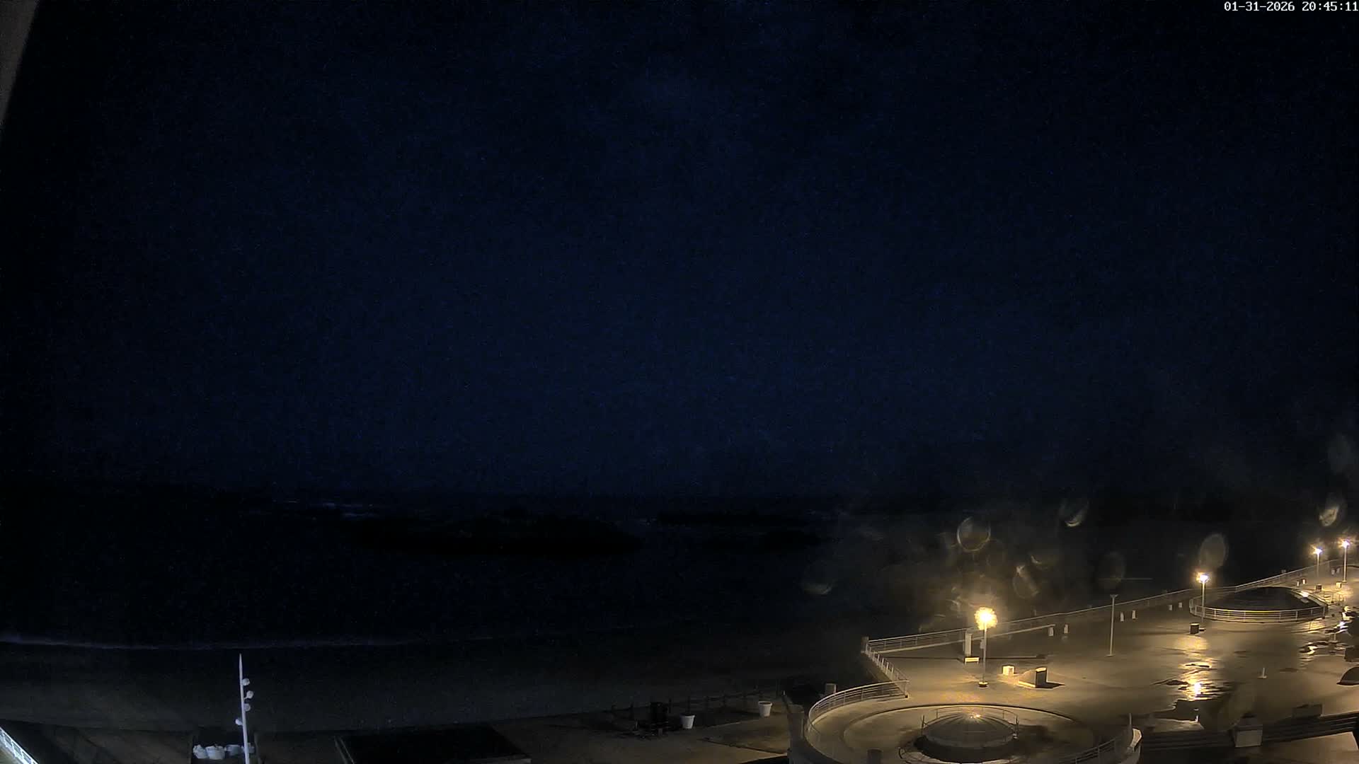Trégastel, Plage du Coz - Pors Beach Live Cam - Lannion, Côtes-d'Armor, Bretagne, France