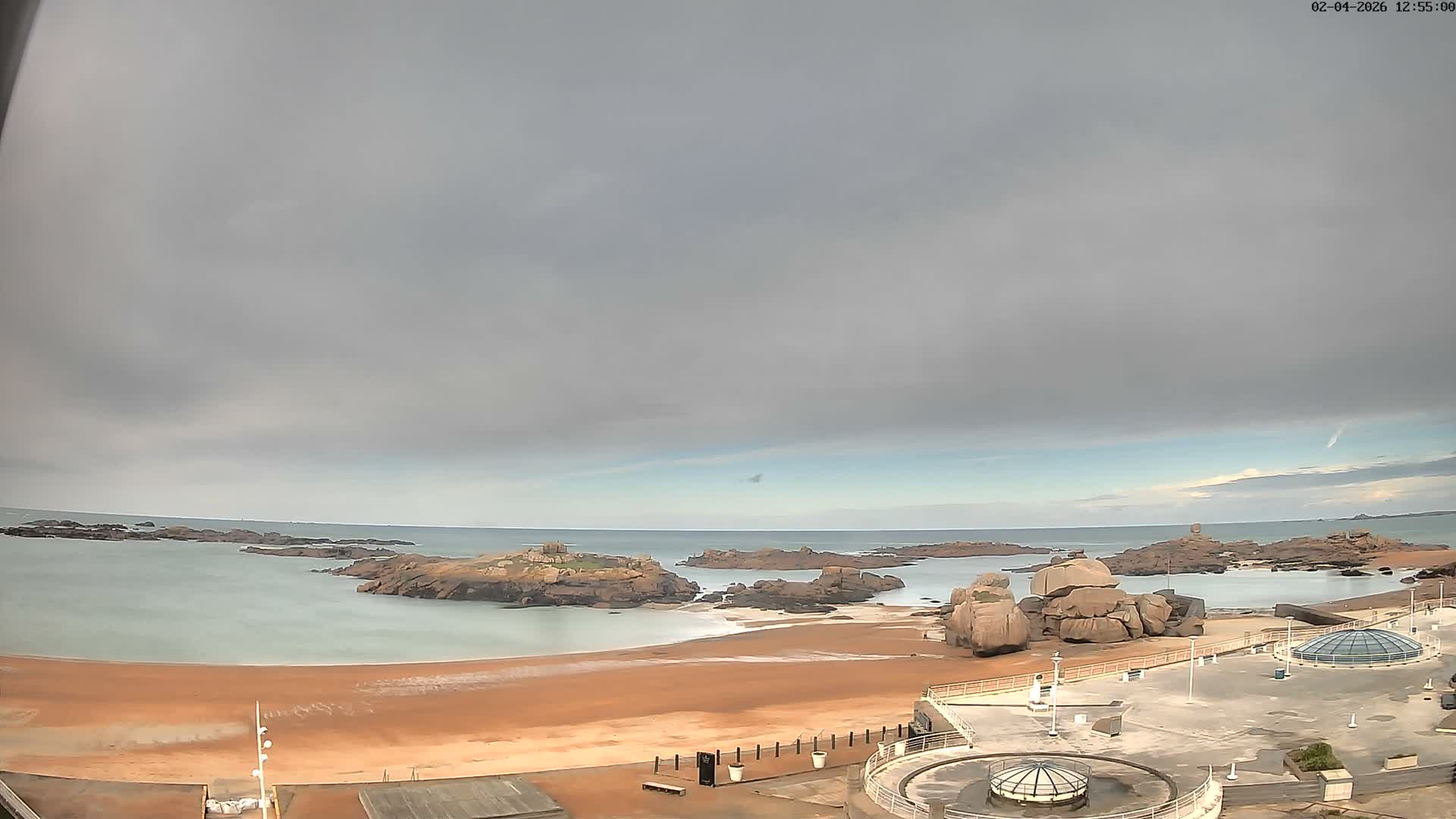 Trégastel, Plage du Coz - Pors Beach Live Cam - Lannion, Côtes-d'Armor, Bretagne, France