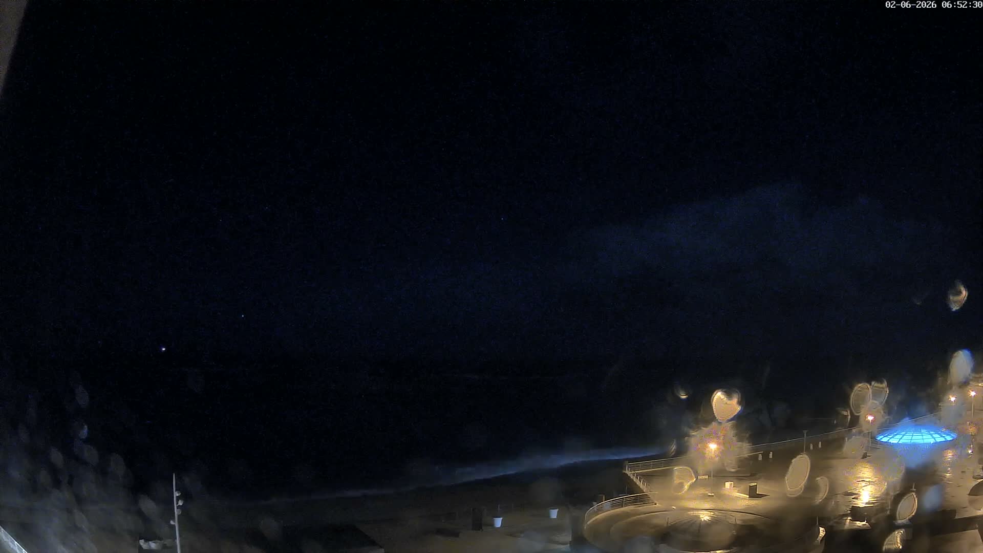 Trégastel, Plage du Coz - Pors Beach Live Cam - Lannion, Côtes-d'Armor, Bretagne, France
