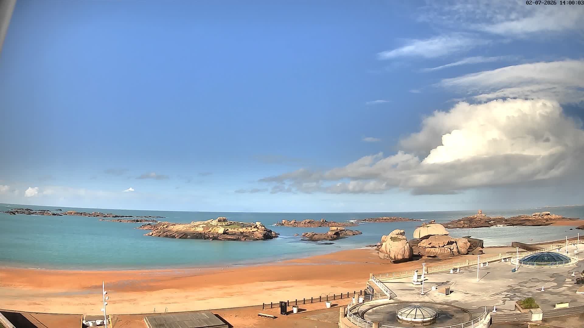 Trégastel, Plage du Coz - Pors Beach Live Cam - Lannion, Côtes-d'Armor, Bretagne, France
