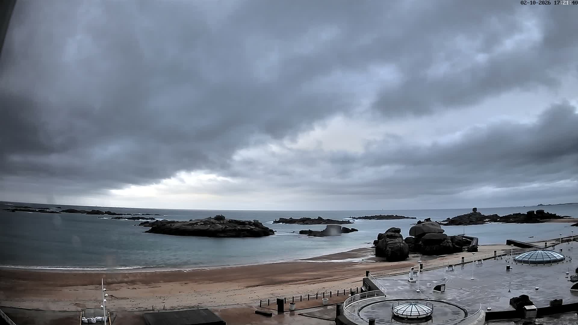Trégastel, Plage du Coz - Pors Beach Live Cam - Lannion, Côtes-d'Armor, Bretagne, France