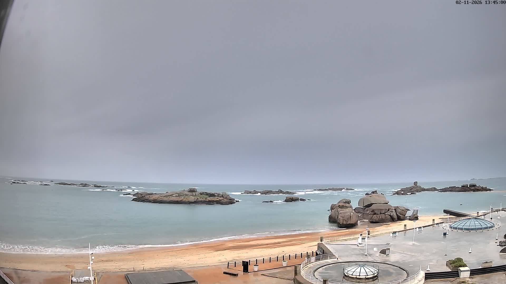 Trégastel, Plage du Coz - Pors Beach Live Cam - Lannion, Côtes-d'Armor, Bretagne, France