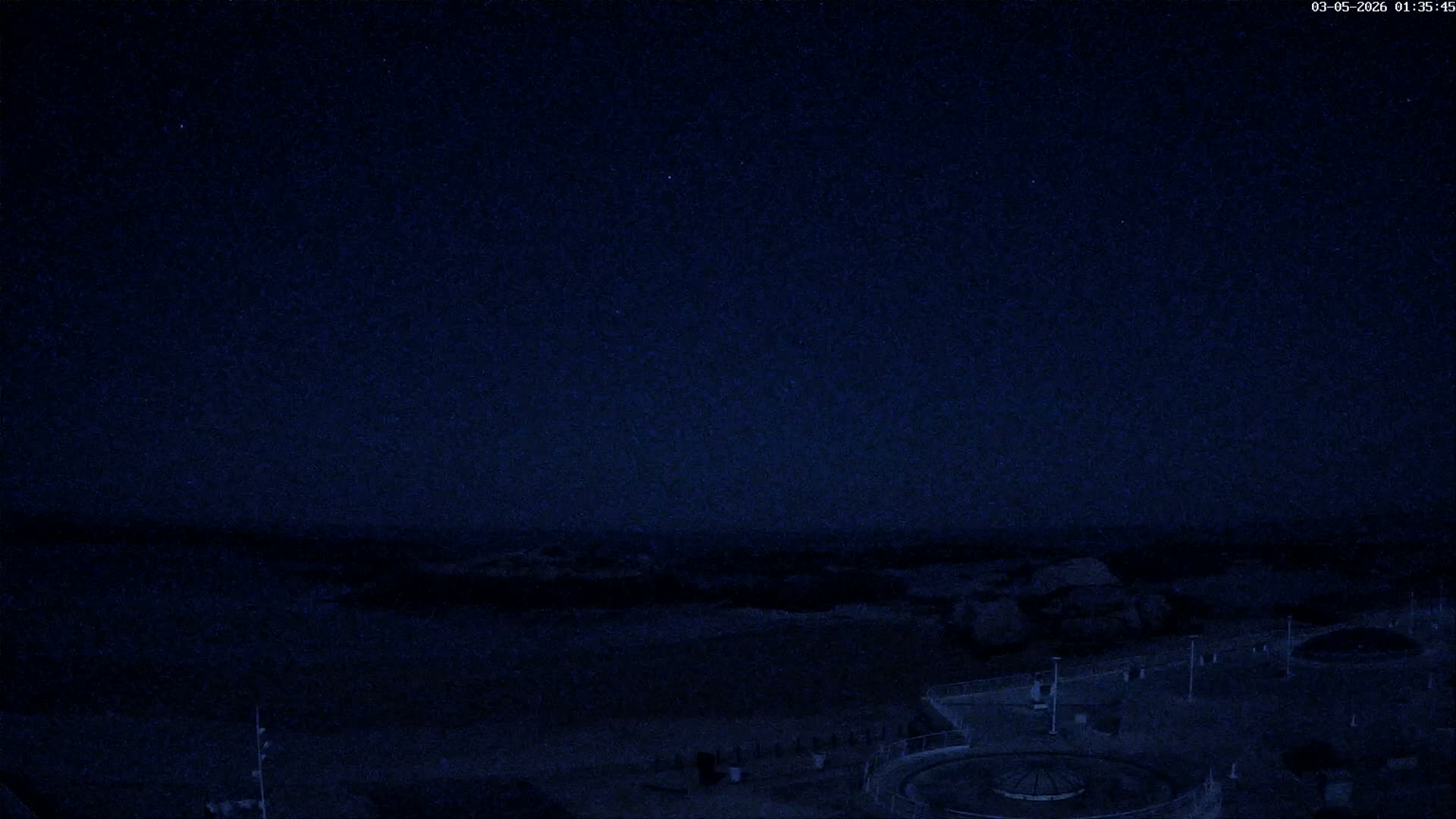 Trégastel, Plage du Coz - Pors Beach Live Cam - Lannion, Côtes-d'Armor, Bretagne, France