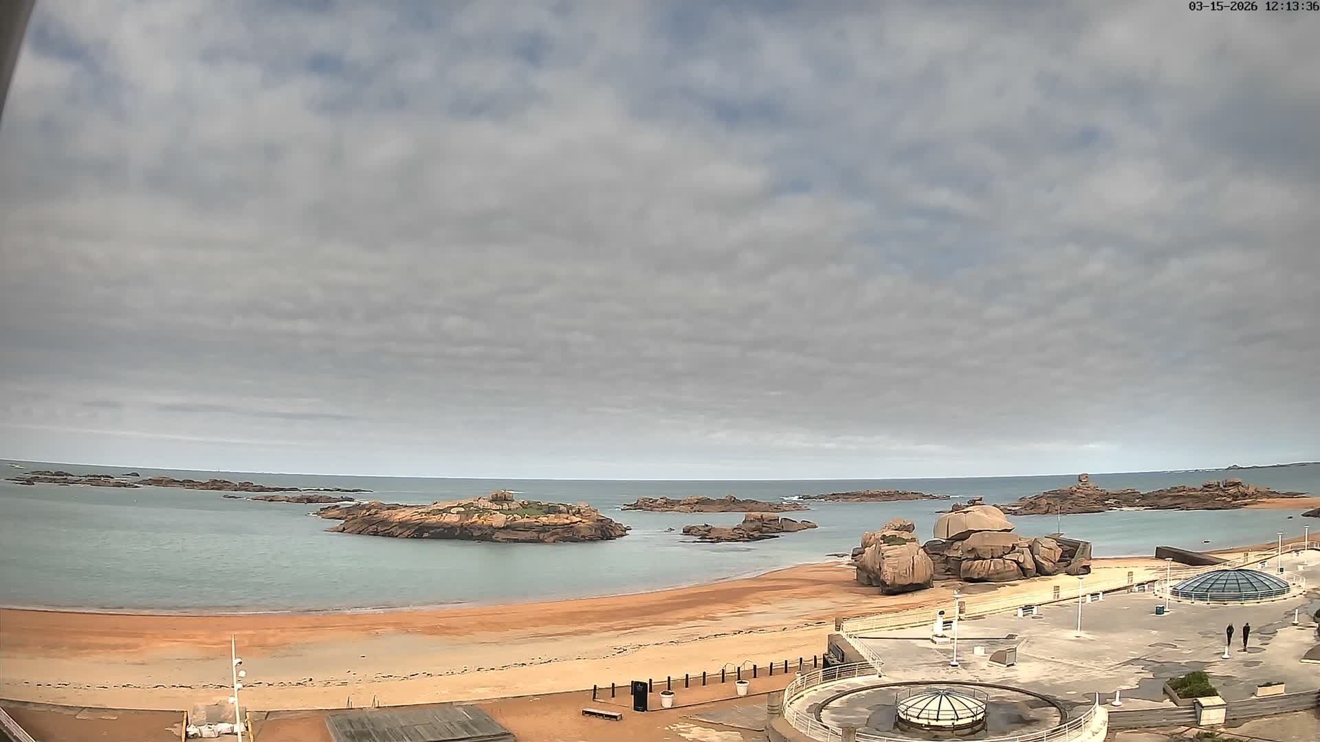 Trégastel, Plage du Coz - Pors Beach Live Cam - Lannion, Côtes-d'Armor, Bretagne, France