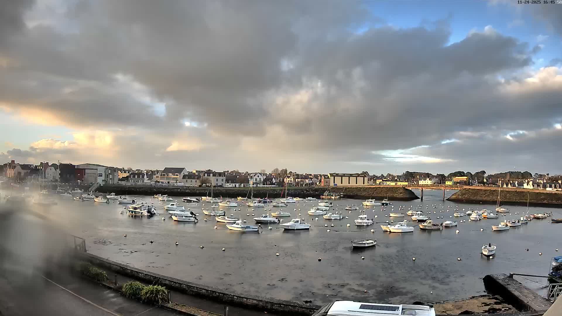 Treffiagat,  Léchiagat Village & Marine Live Cam - Quimper, Finistère, Bretagne, France