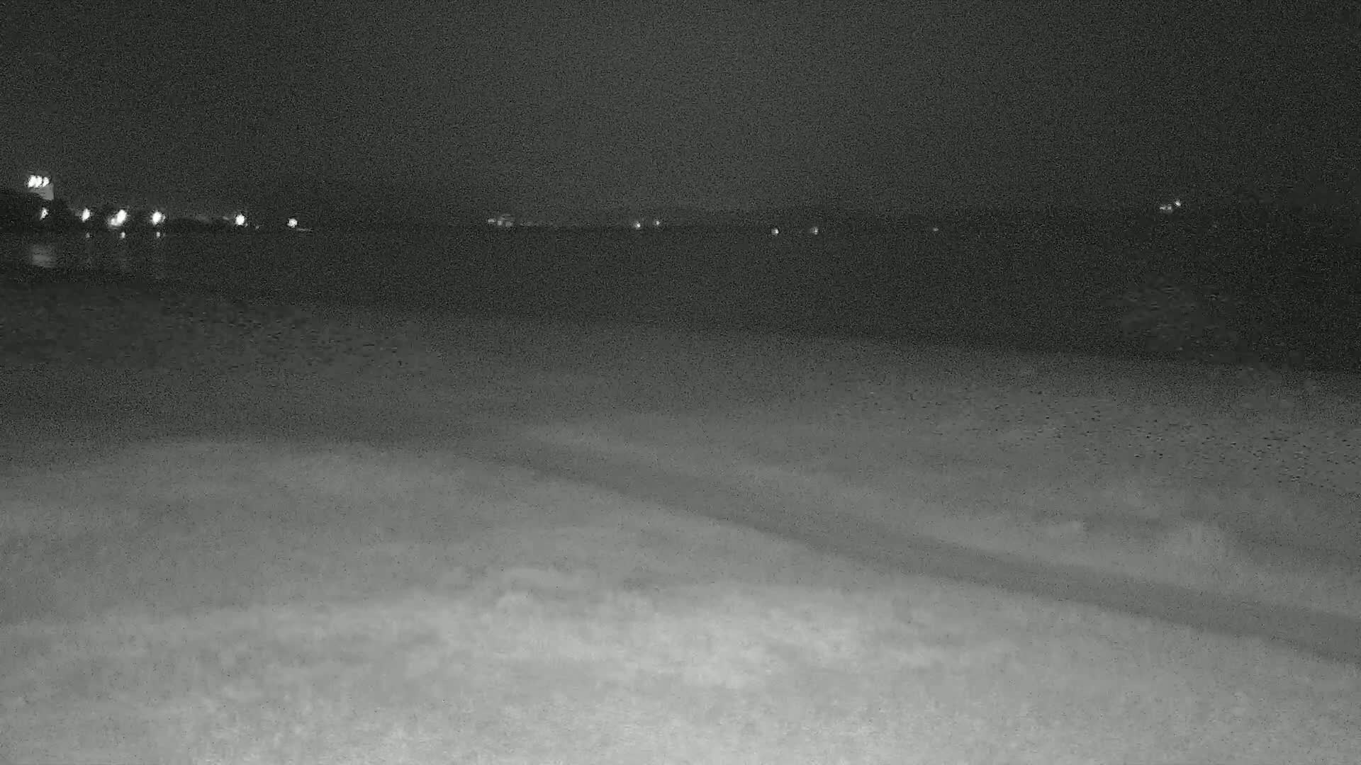 Hyeres, Plage de l'Ayguade Beach & Ayguade  Live Cam - Toulon, Var, Provence-Alpes-Cote d’Azur, France 