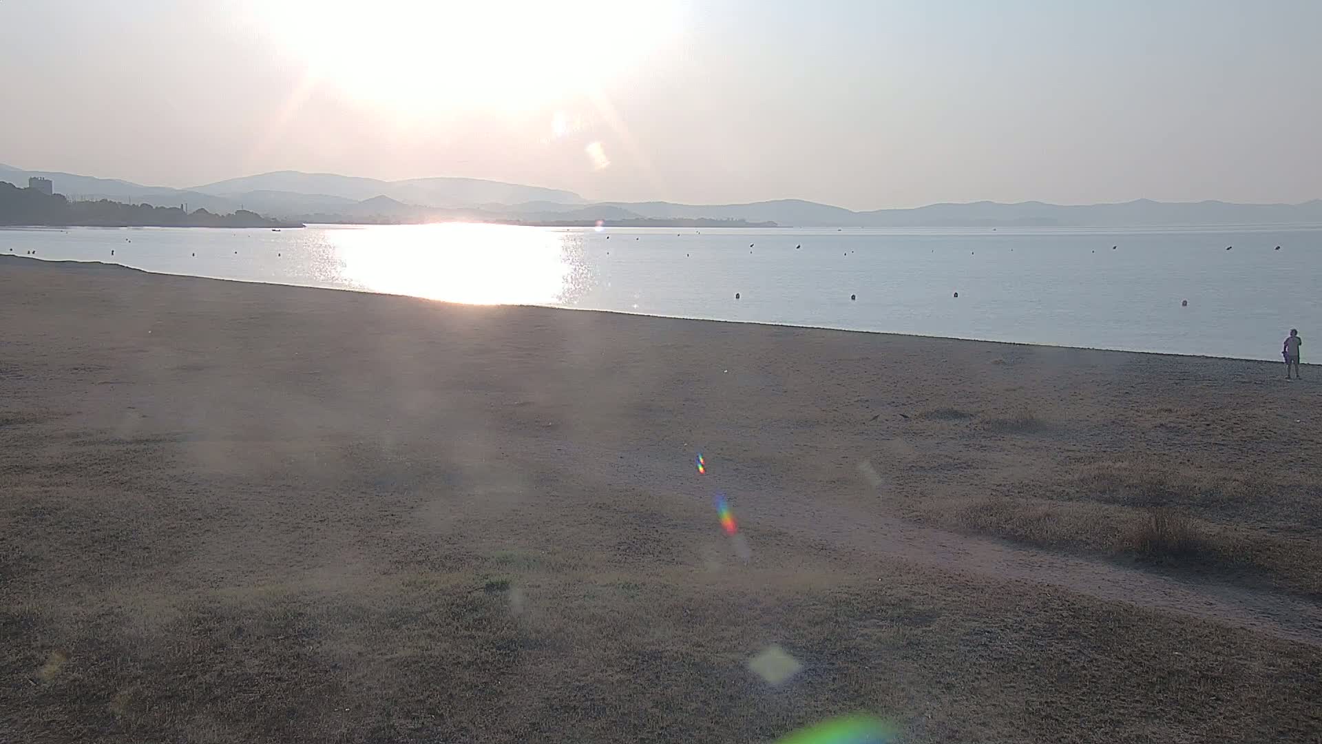 Hyeres, Plage de l'Ayguade Beach & Ayguade  Live Cam - Toulon, Var, Provence-Alpes-Cote d’Azur, France 