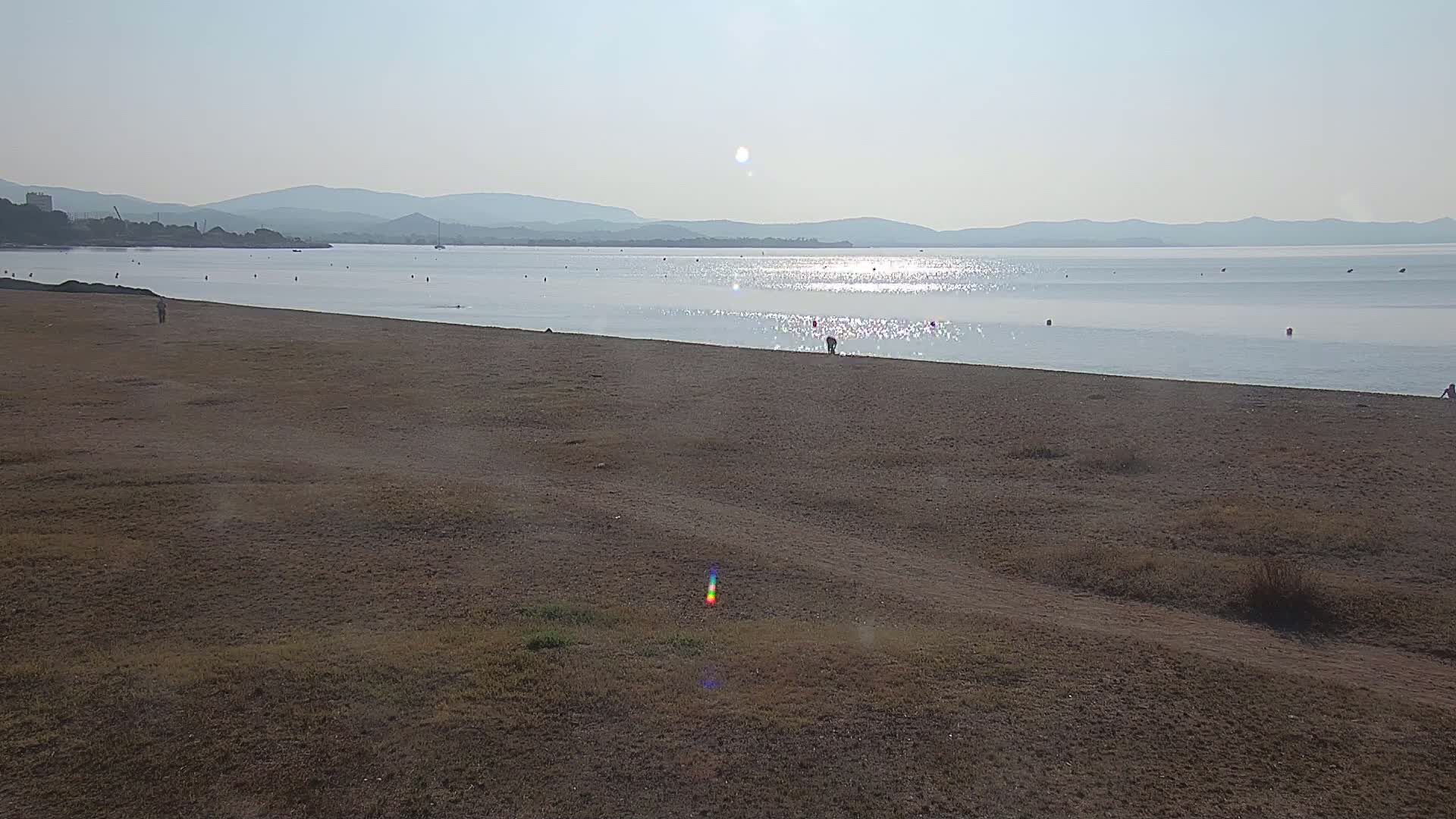 Hyeres, Plage de l'Ayguade Beach & Ayguade  Live Cam - Toulon, Var, Provence-Alpes-Cote d’Azur, France 
